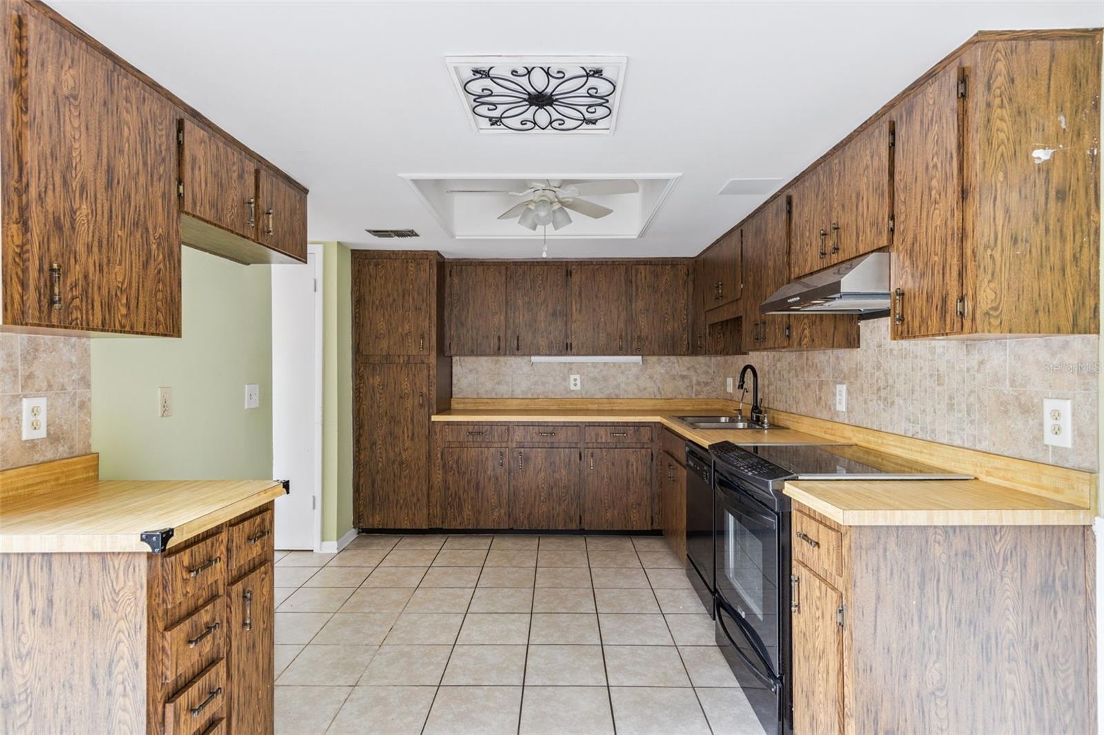 LAKE OF THE WOODS SEC 06 TWNHS - Residential