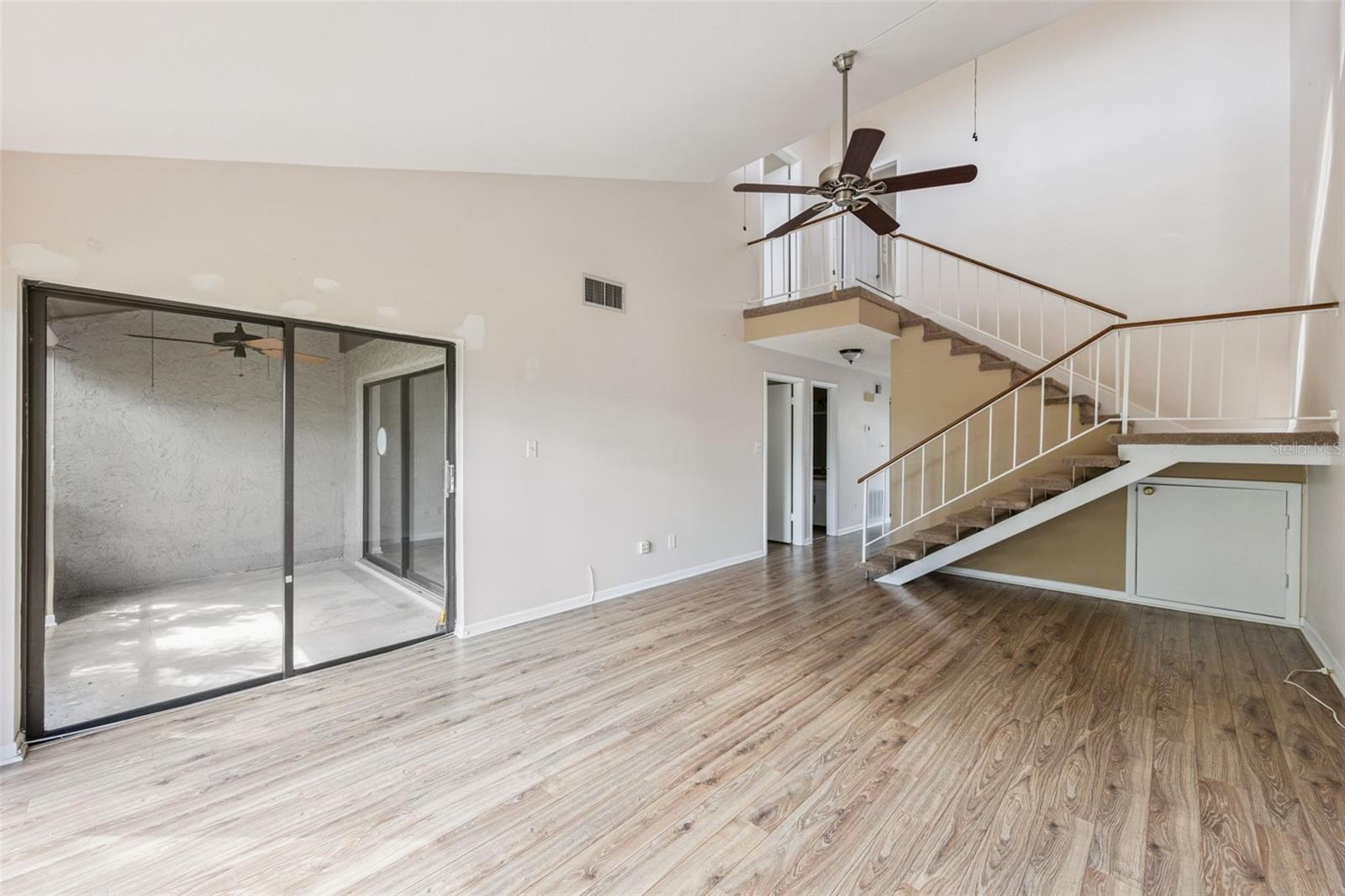 685 WOODRIDGE DRIVE