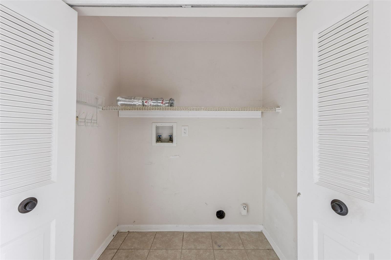 LAKE OF THE WOODS SEC 06 TWNHS - Residential