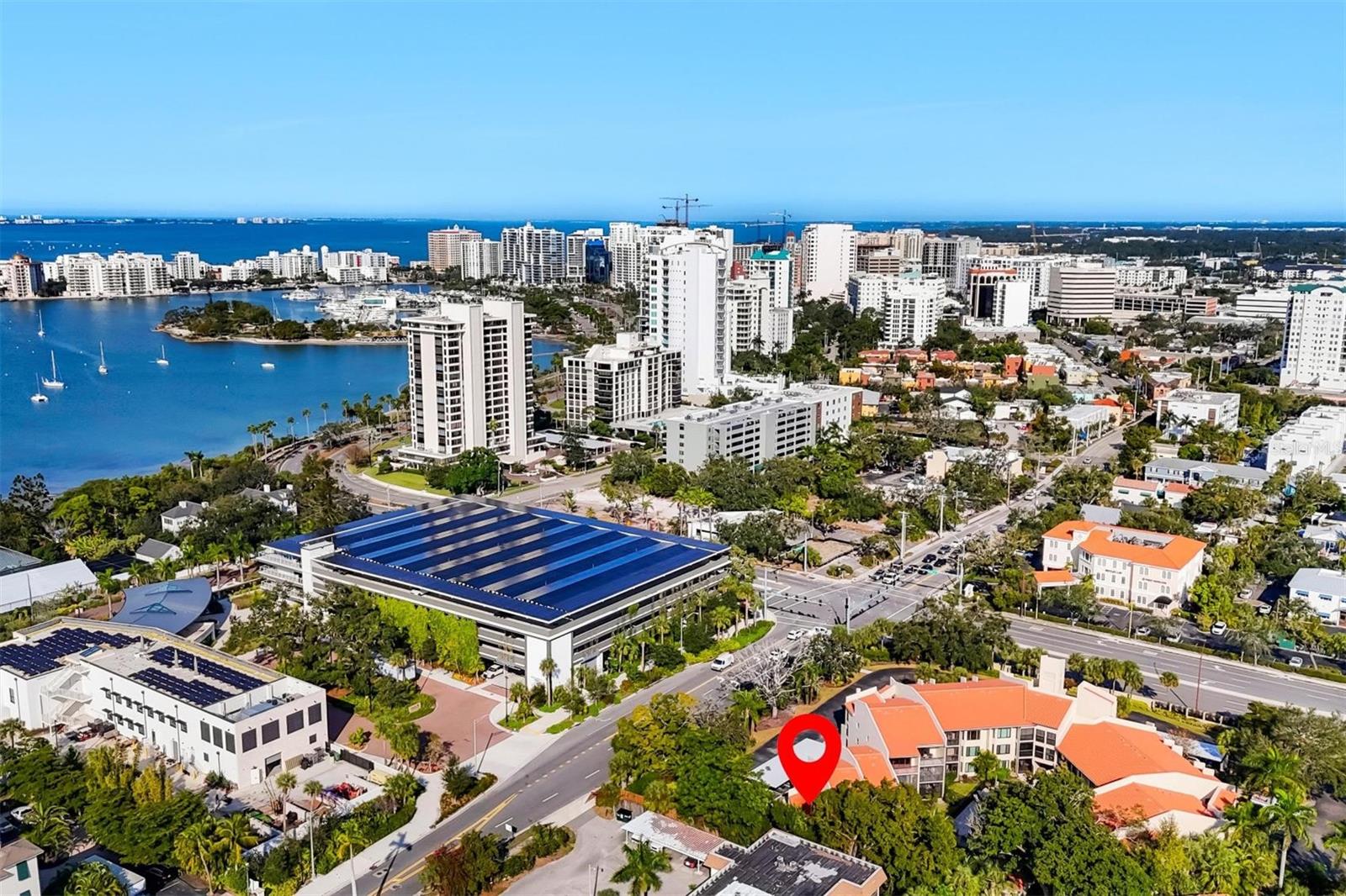 HUDSON HARBOUR - Residential