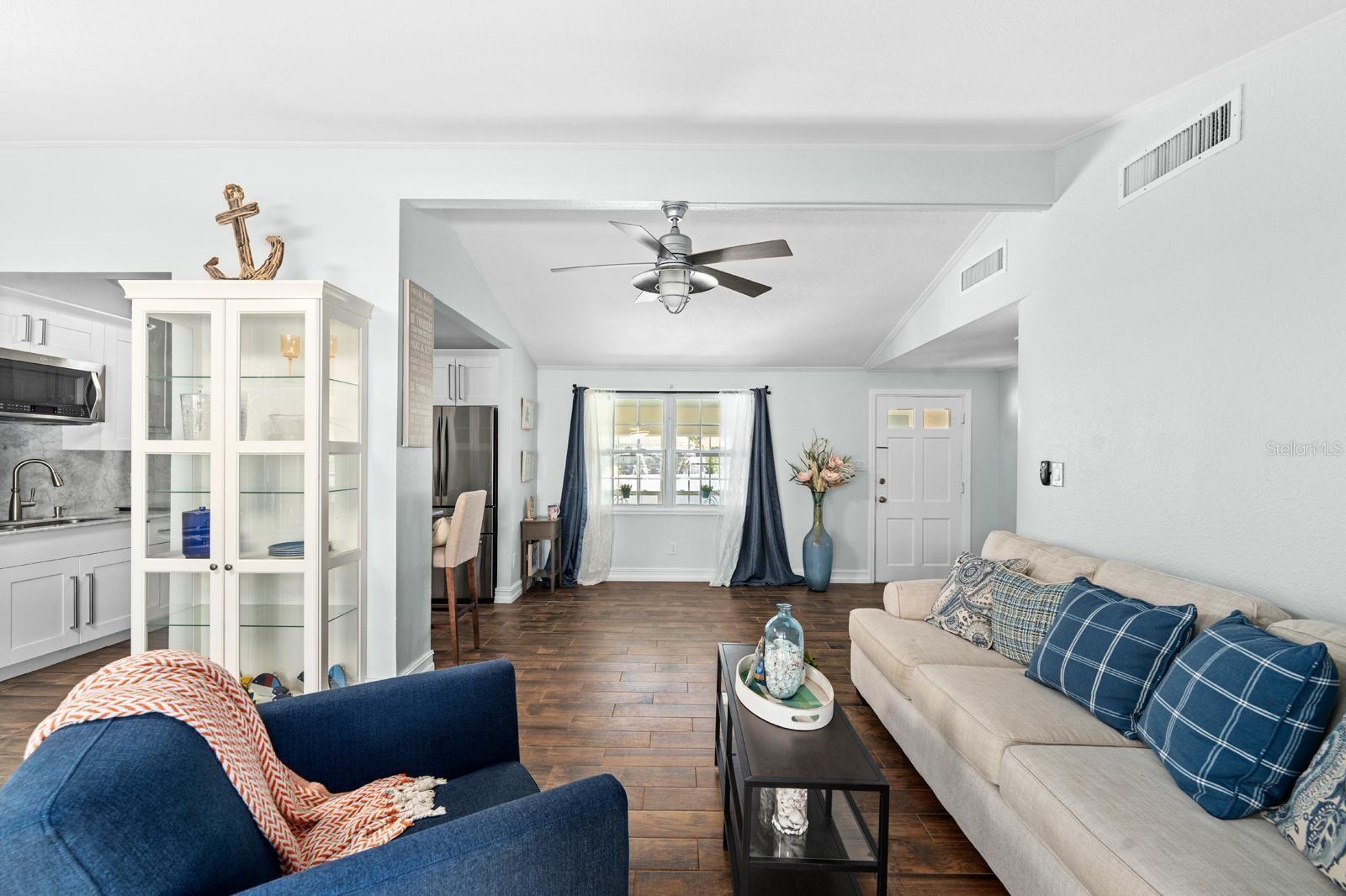 TWIN LAKES ESTATES ADD - Residential