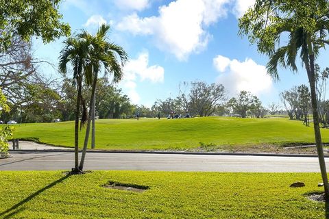 A home in LONGBOAT KEY