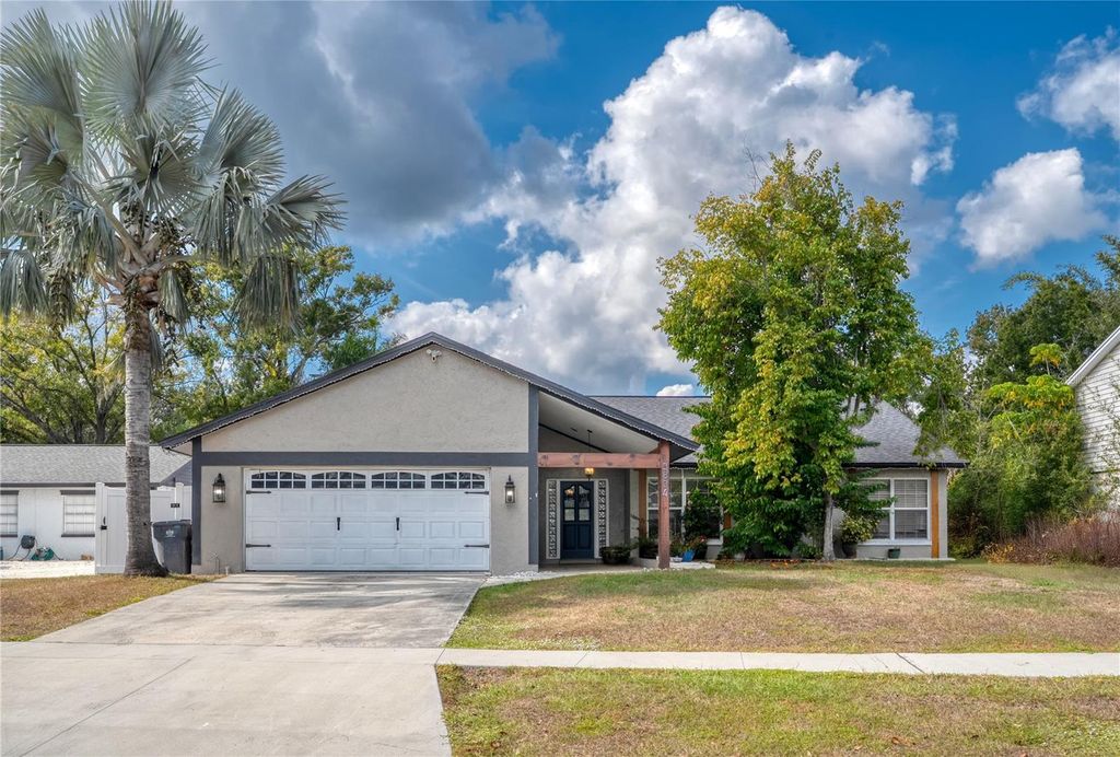Photo of 13834 Cherry Creek Drive, Tampa, FL 33618 (MLS # TB8449466)