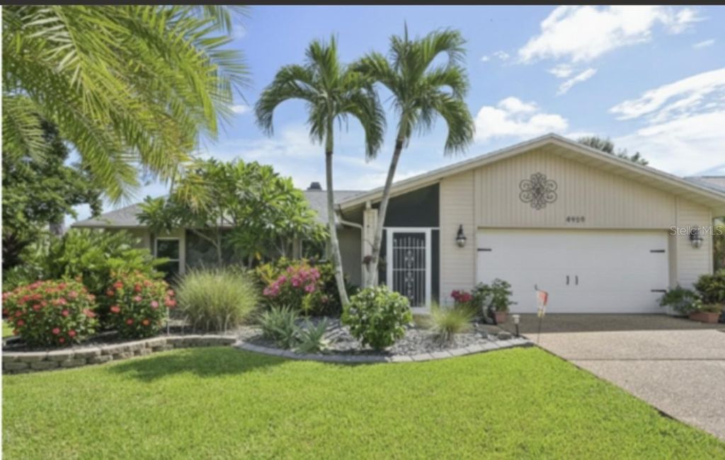 Photo of 4959 Southern Wood Drive, Sarasota, FL 34241 (MLS # A4675695)
