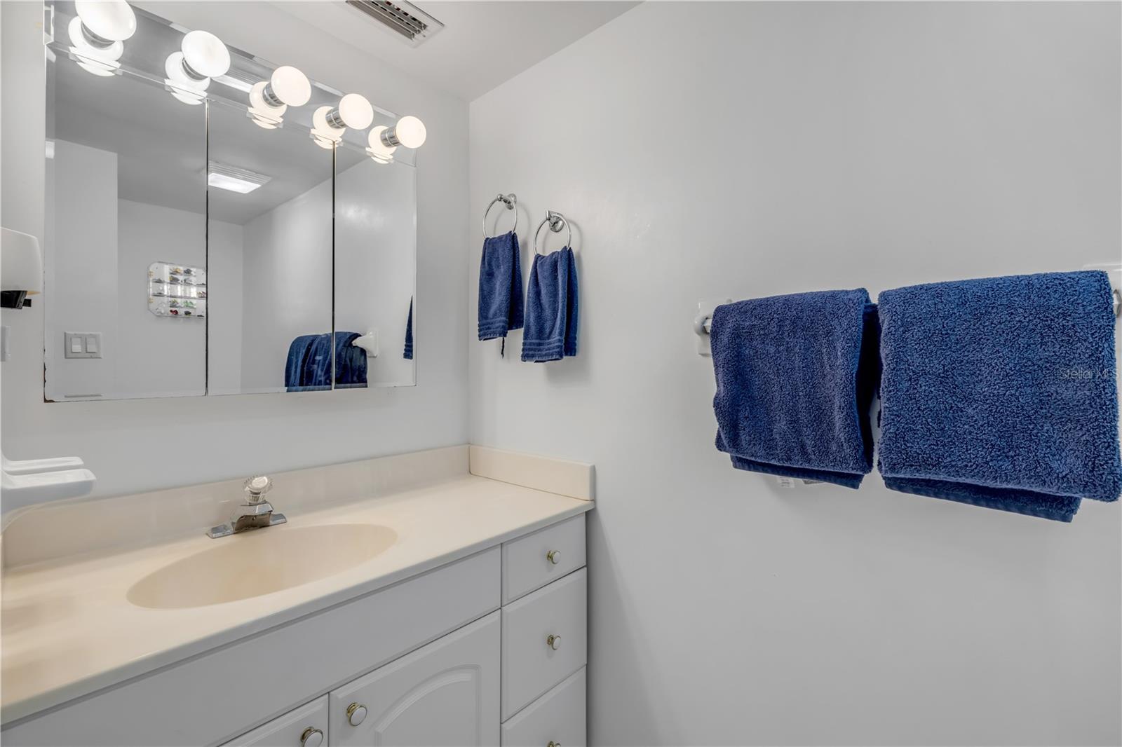 HACIENDA DEL SOL CONDO - Residential