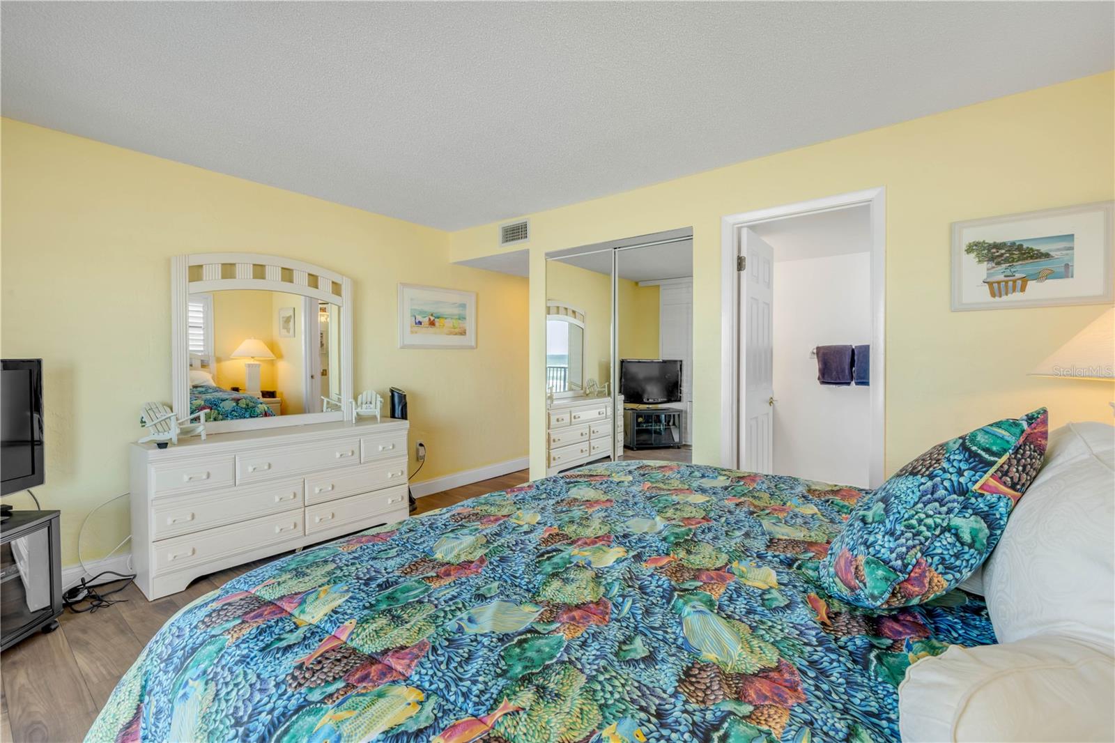 HACIENDA DEL SOL CONDO - Residential