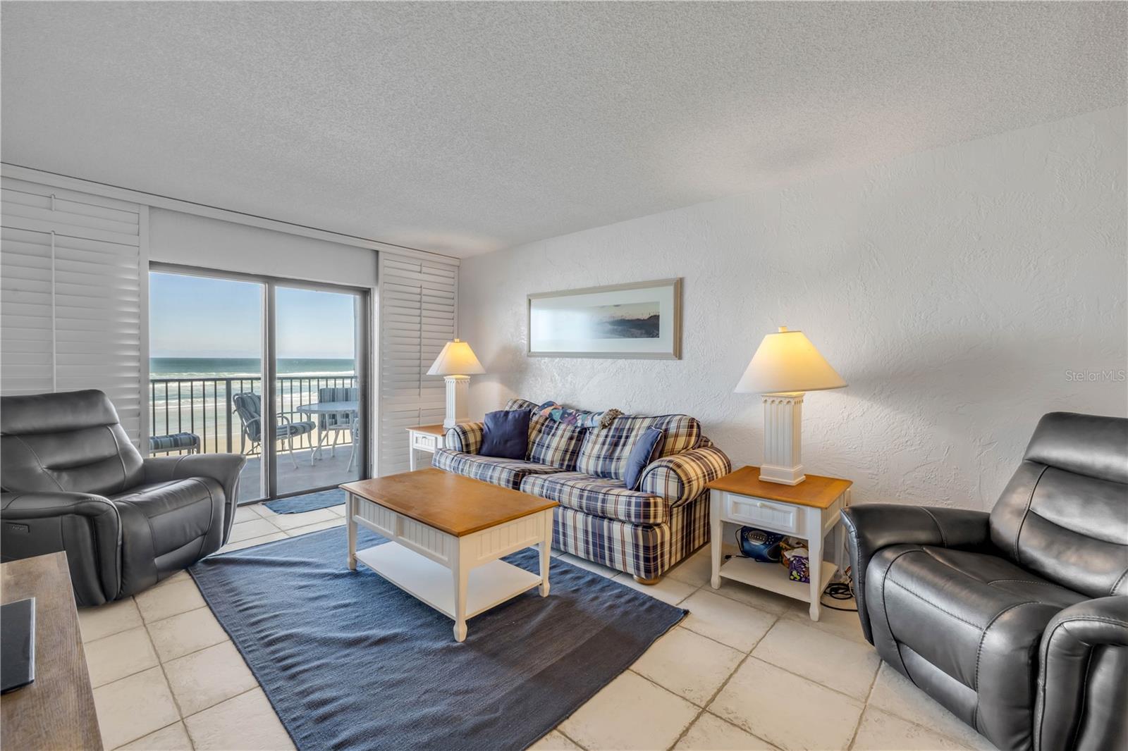 HACIENDA DEL SOL CONDO - Residential