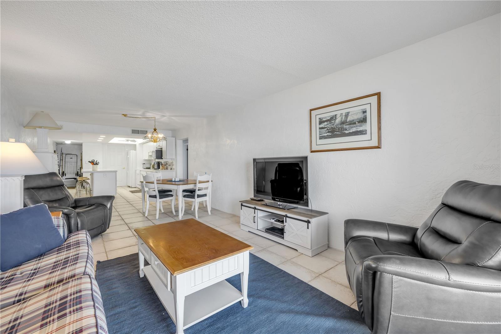 HACIENDA DEL SOL CONDO - Residential