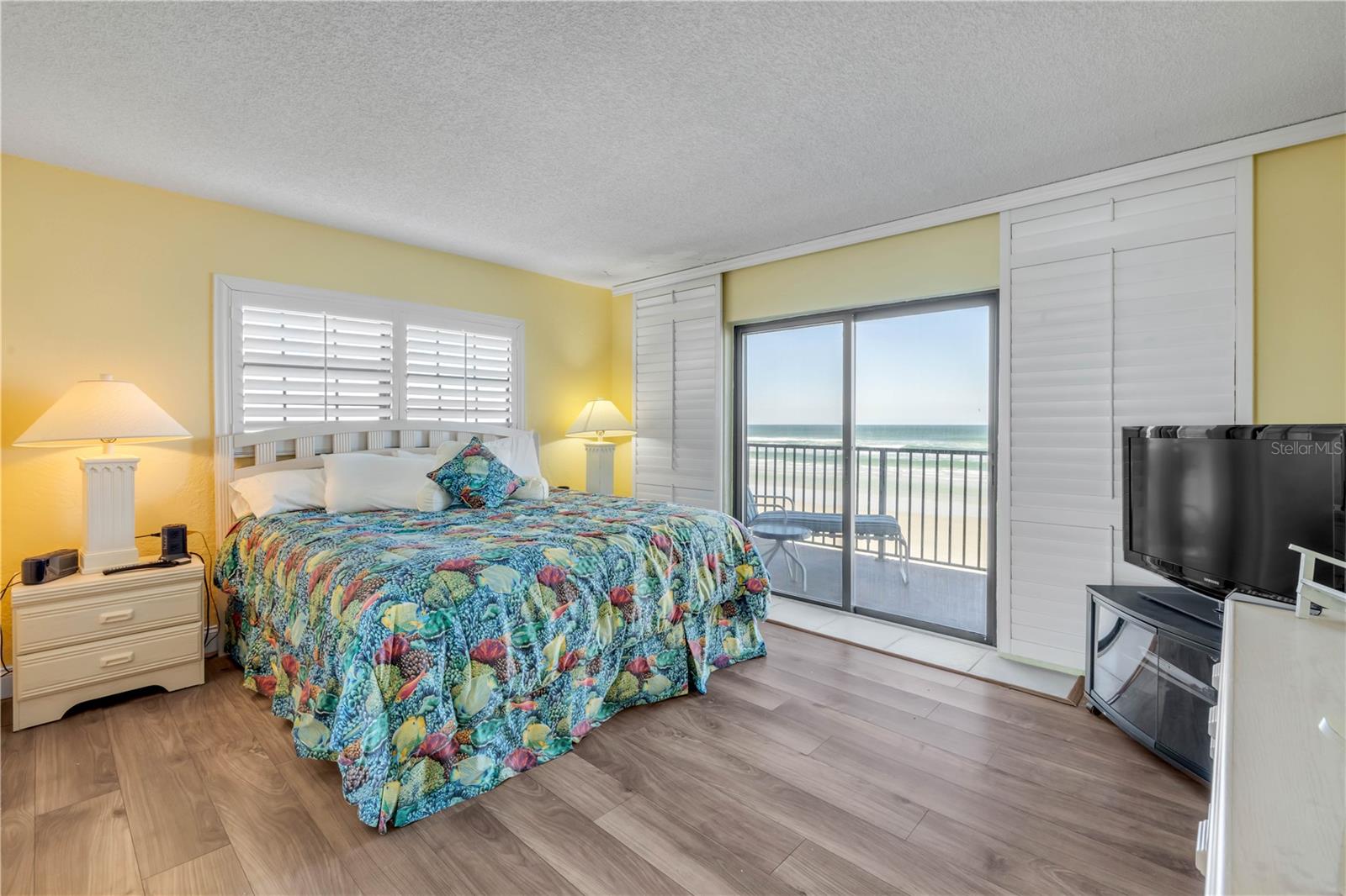 HACIENDA DEL SOL CONDO - Residential