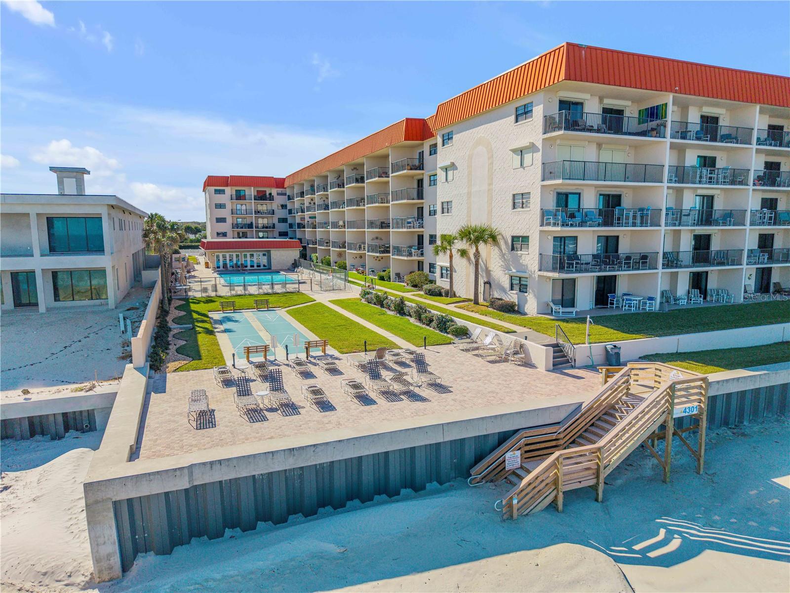 HACIENDA DEL SOL CONDO - Residential