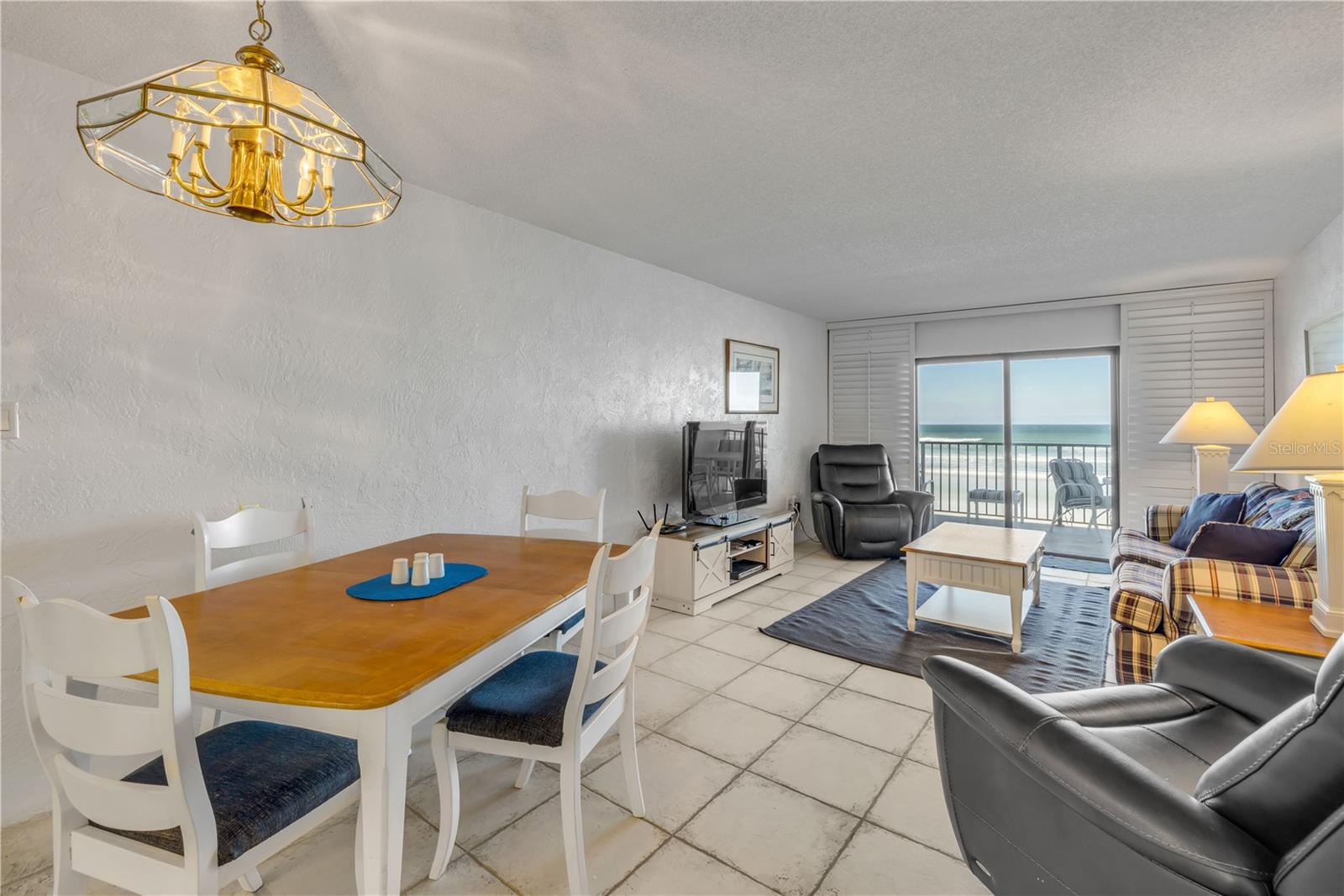 HACIENDA DEL SOL CONDO - Residential