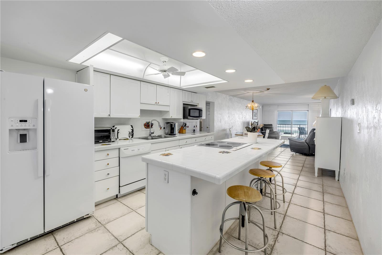 HACIENDA DEL SOL CONDO - Residential