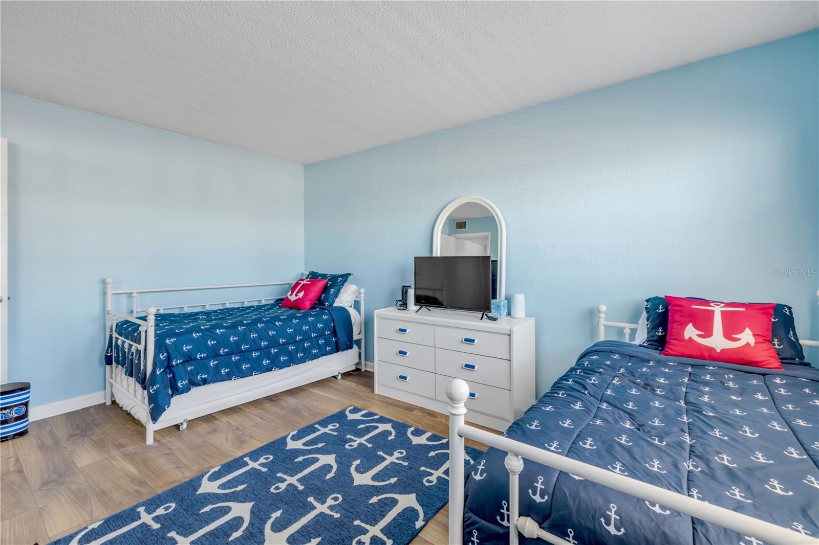 HACIENDA DEL SOL CONDO - Residential