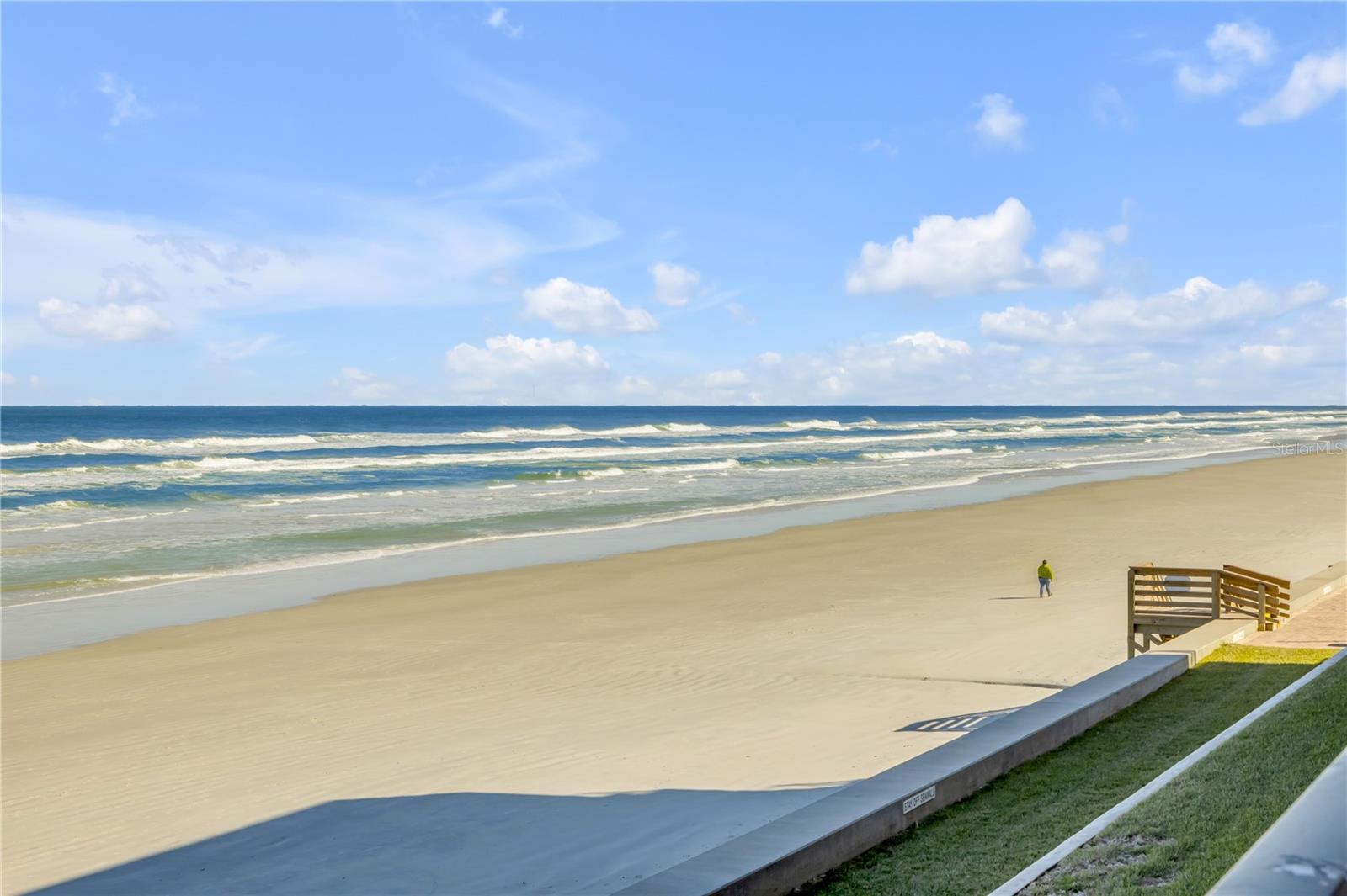 HACIENDA DEL SOL CONDO - Residential