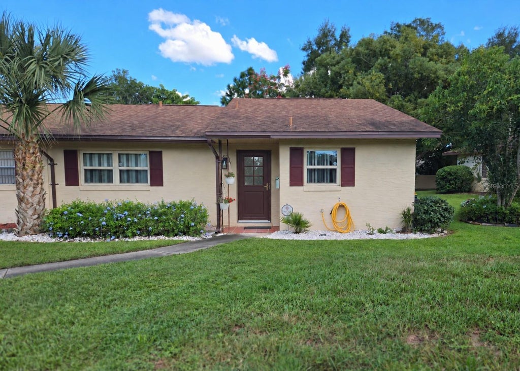 Photo of 35 Villa Villar Court #350, Deland, FL 32724 (MLS # V4951838)