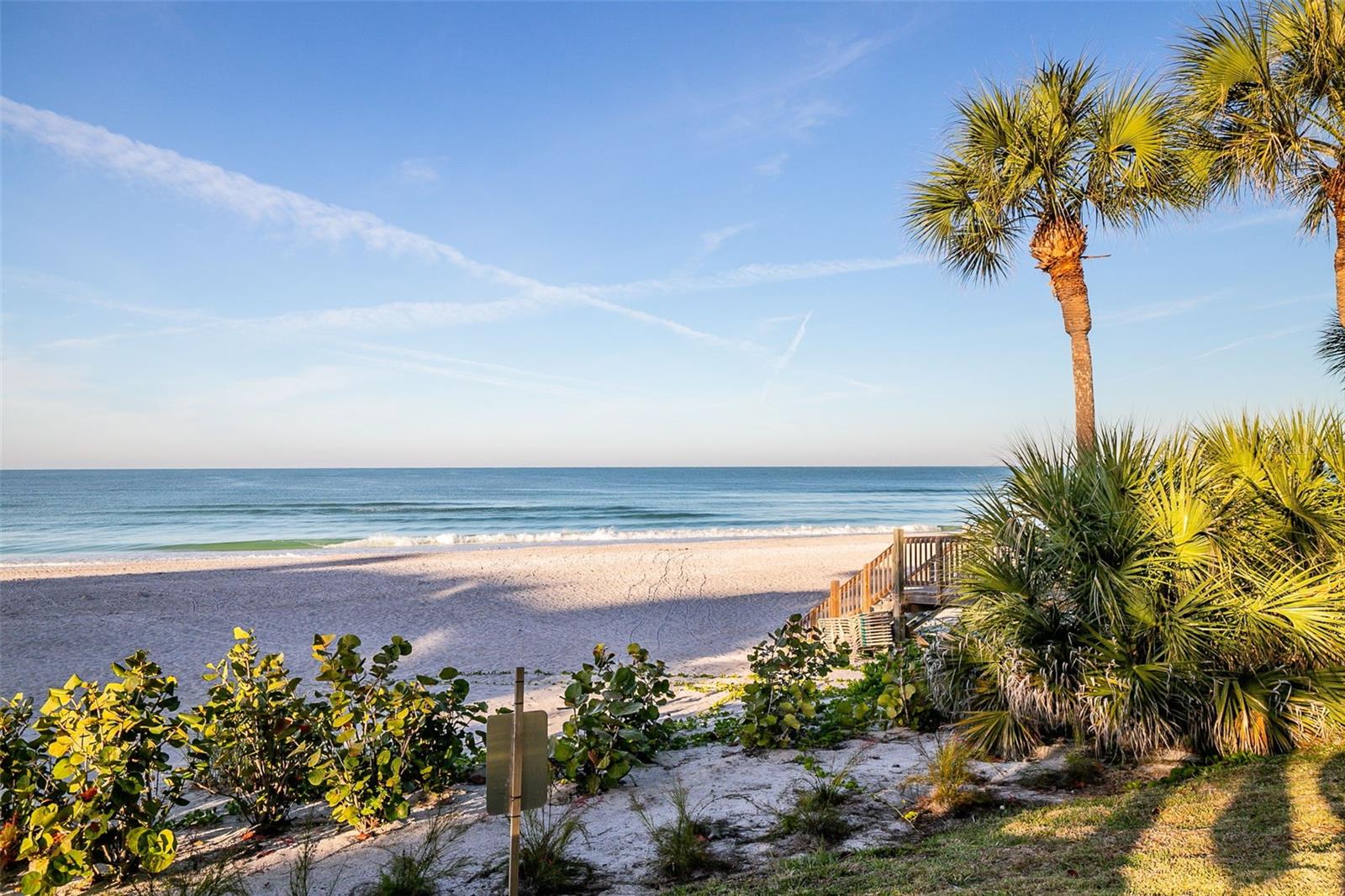 L ELEGANCE ON LIDO BEACH - Residential