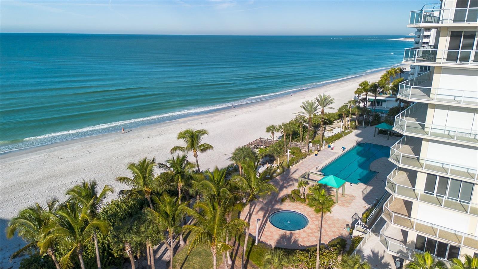 L ELEGANCE ON LIDO BEACH - Residential