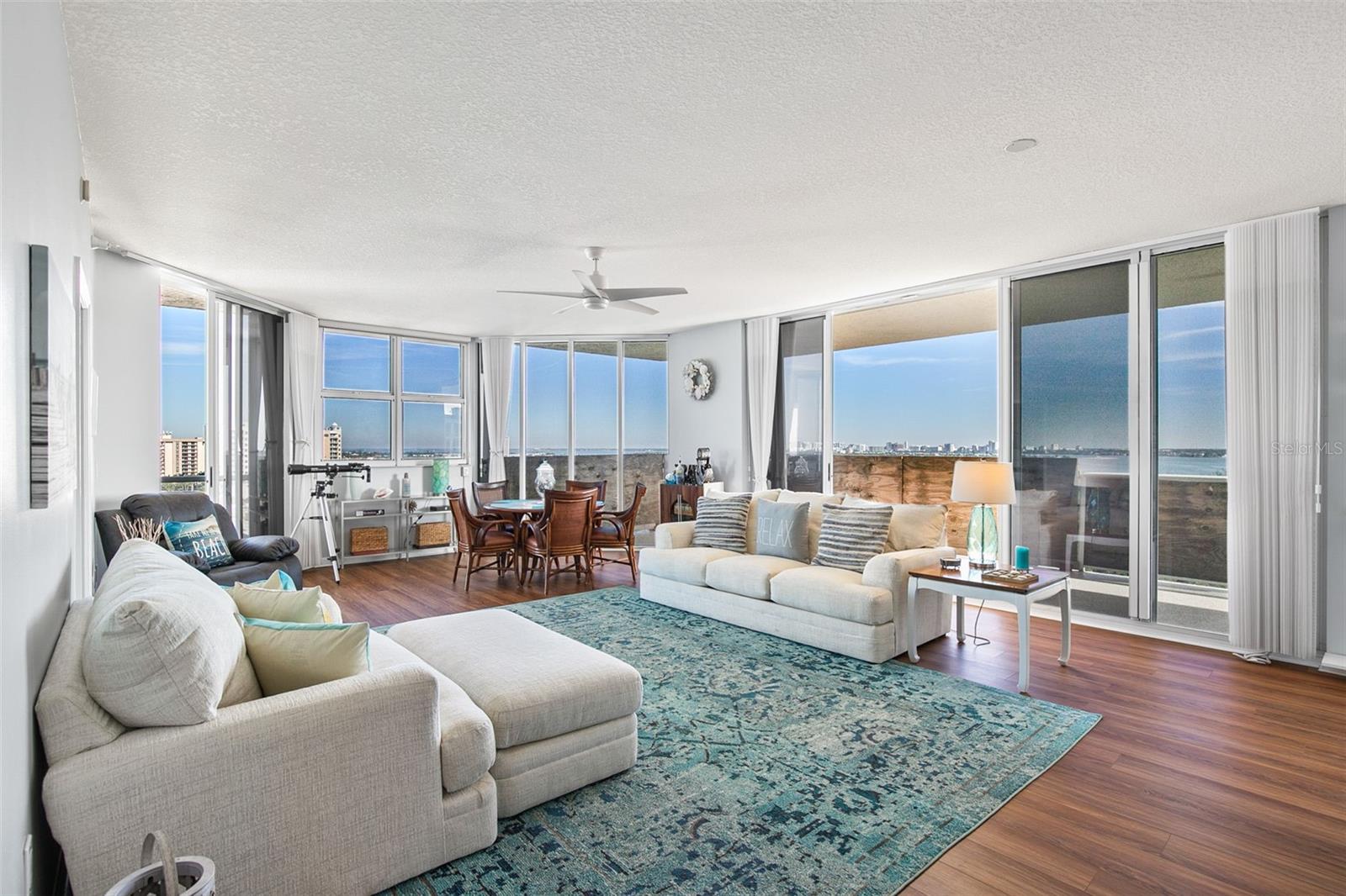 L ELEGANCE ON LIDO BEACH - Residential