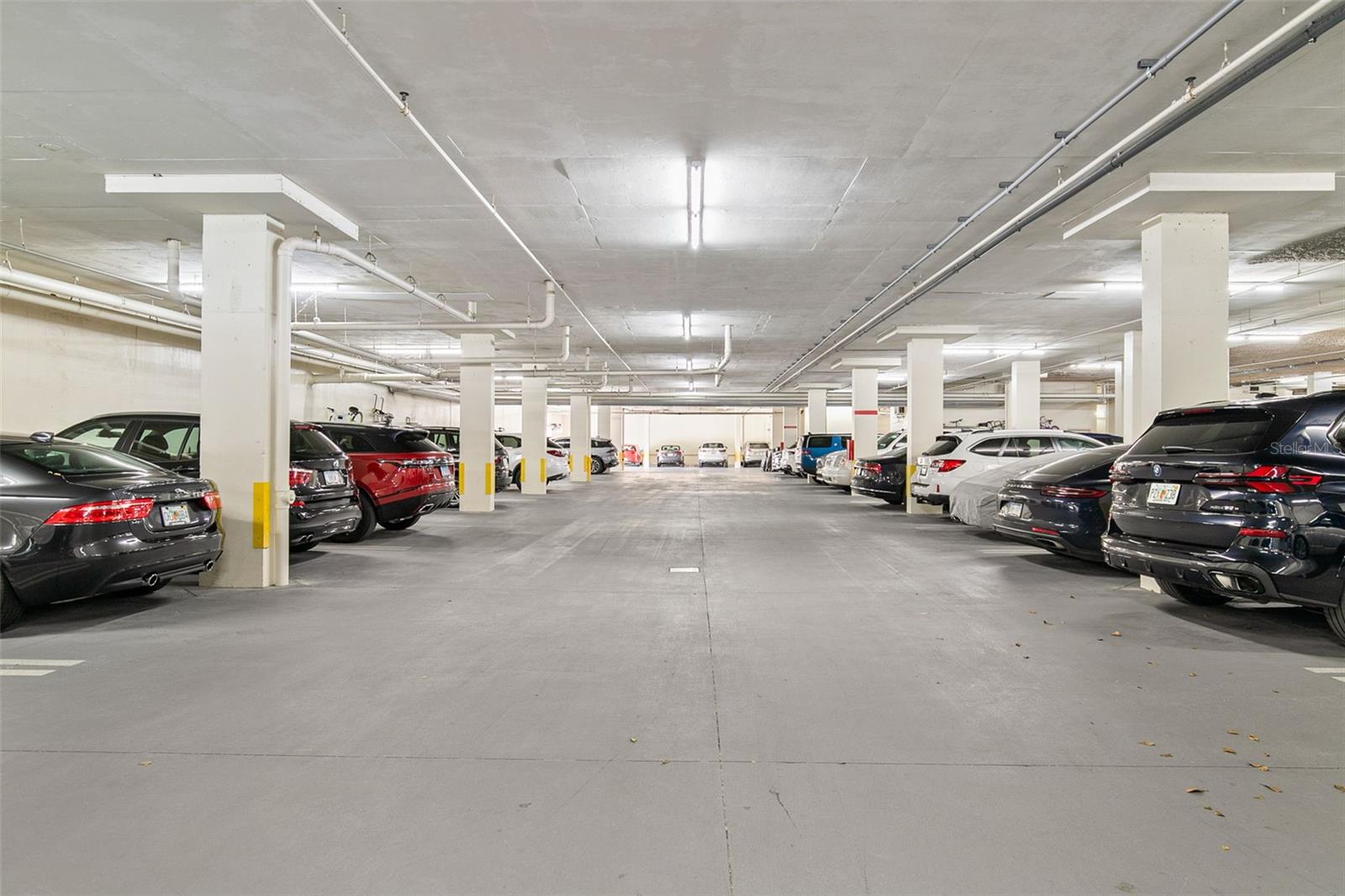 L ELEGANCE ON LIDO BEACH - Residential