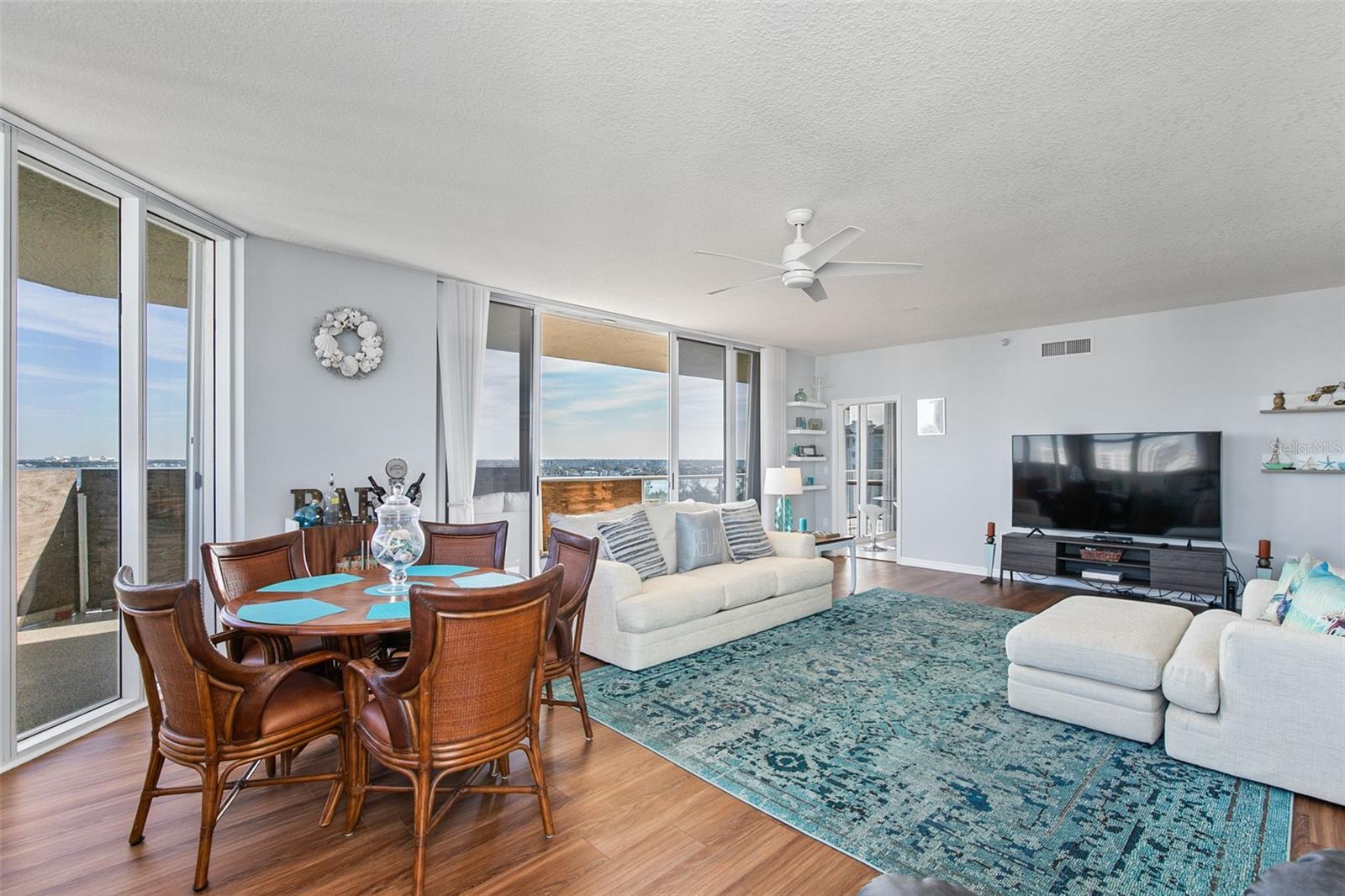 L ELEGANCE ON LIDO BEACH - Residential