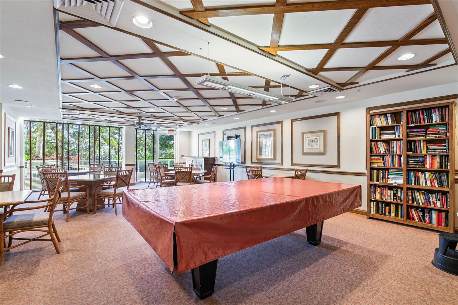 L ELEGANCE ON LIDO BEACH - Residential