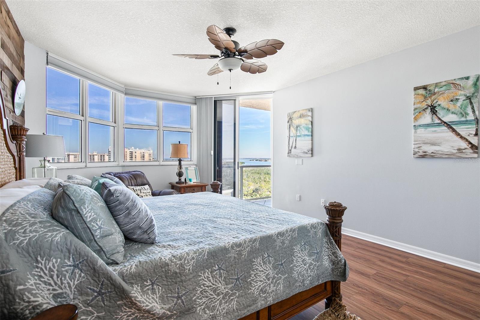 L ELEGANCE ON LIDO BEACH - Residential