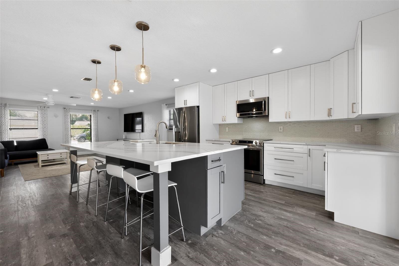 HIGH POINT - Residential