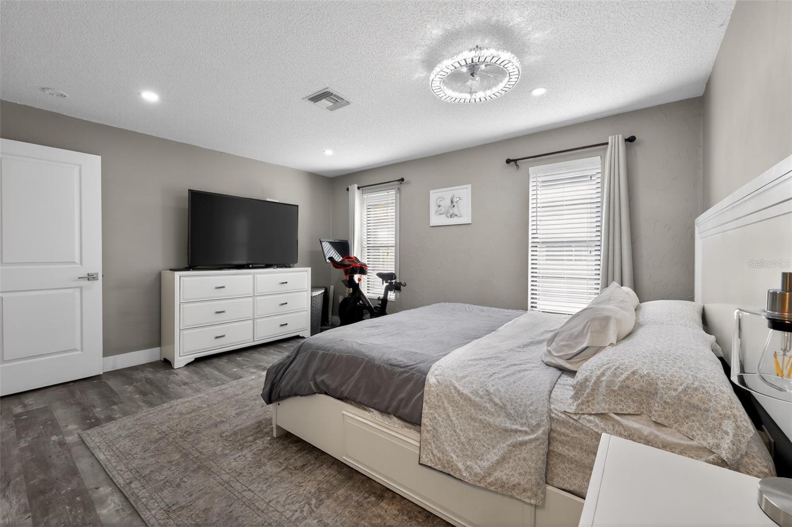 HIGH POINT - Residential