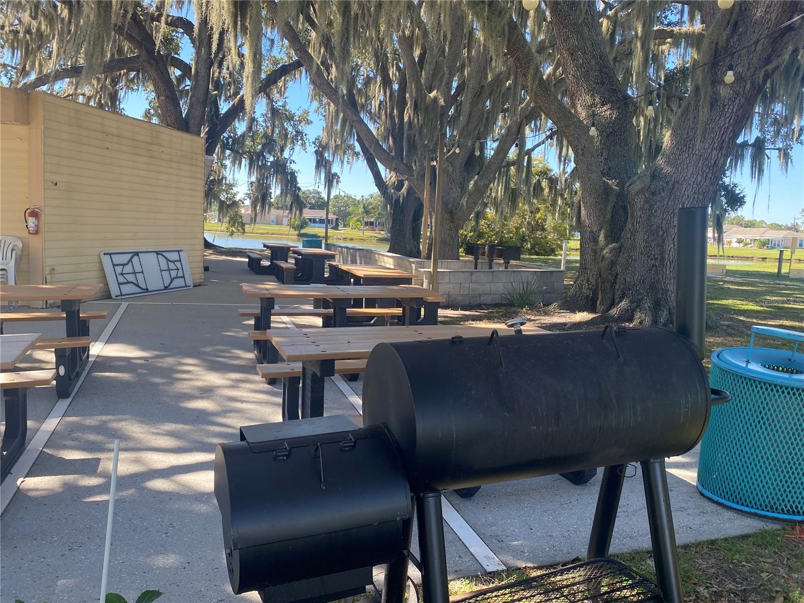 LAKESHORE CLUB - Residential