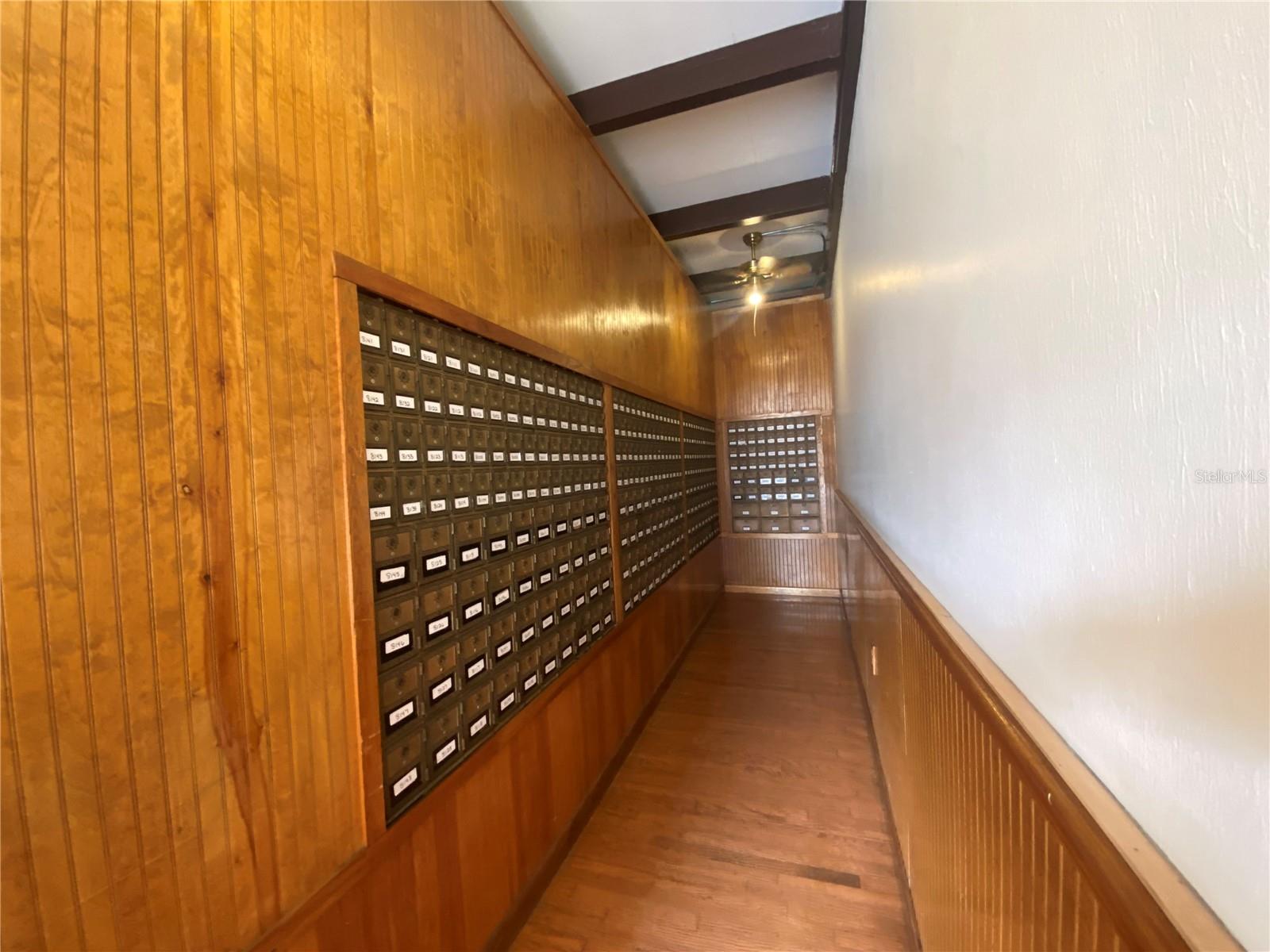 LAKESHORE CLUB - Residential