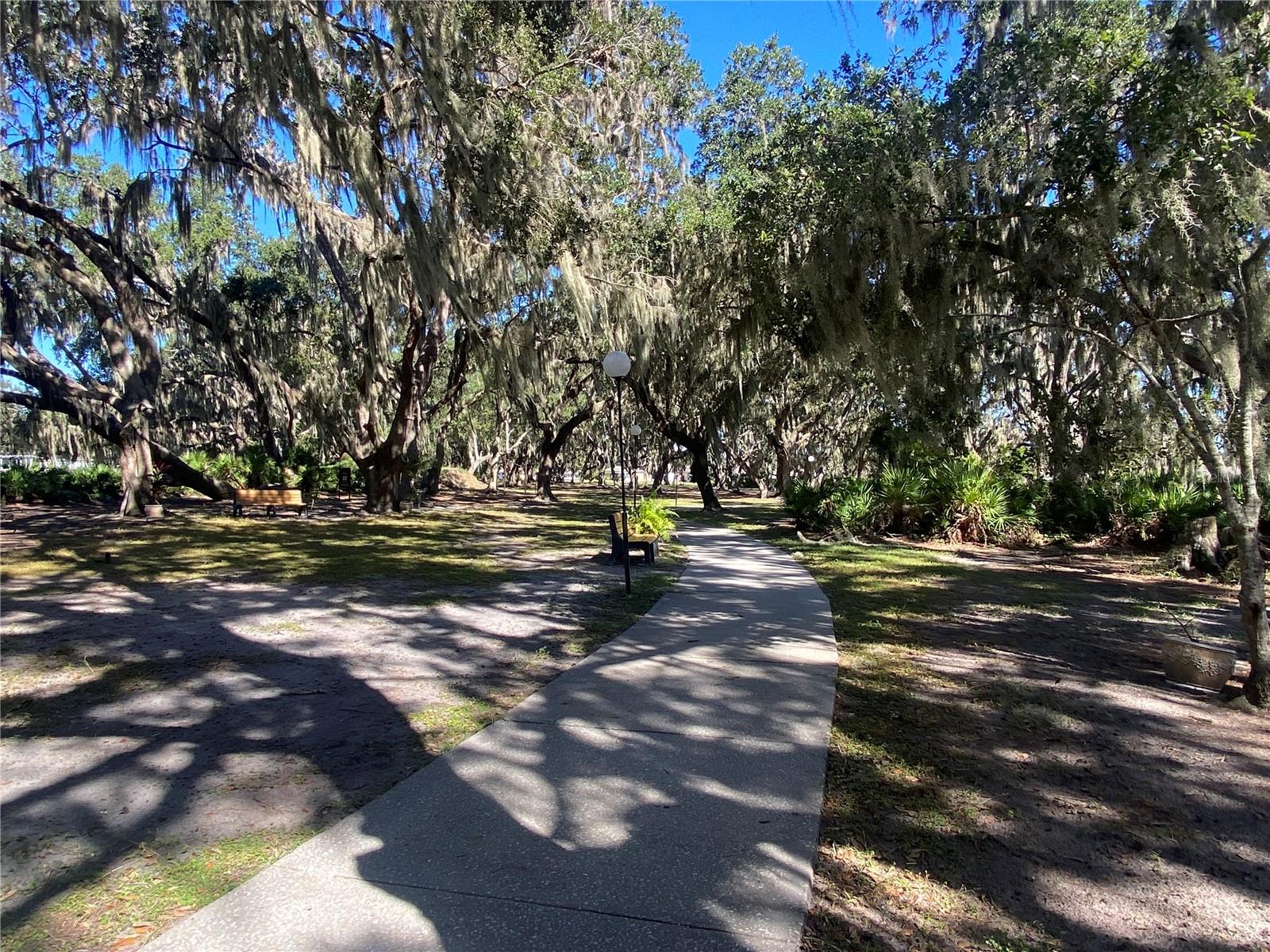 LAKESHORE CLUB - Residential