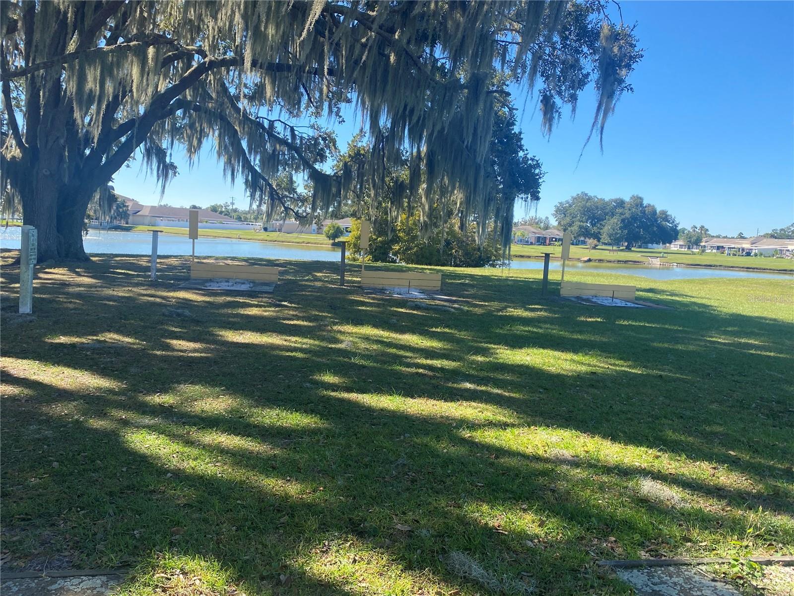 LAKESHORE CLUB - Residential