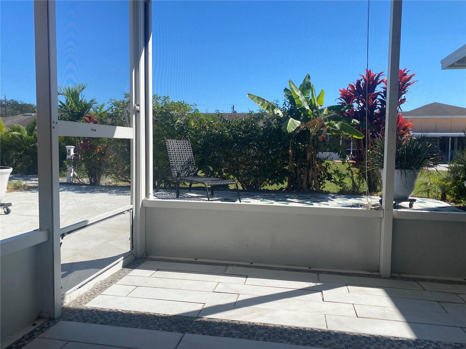 LAKESHORE CLUB - Residential