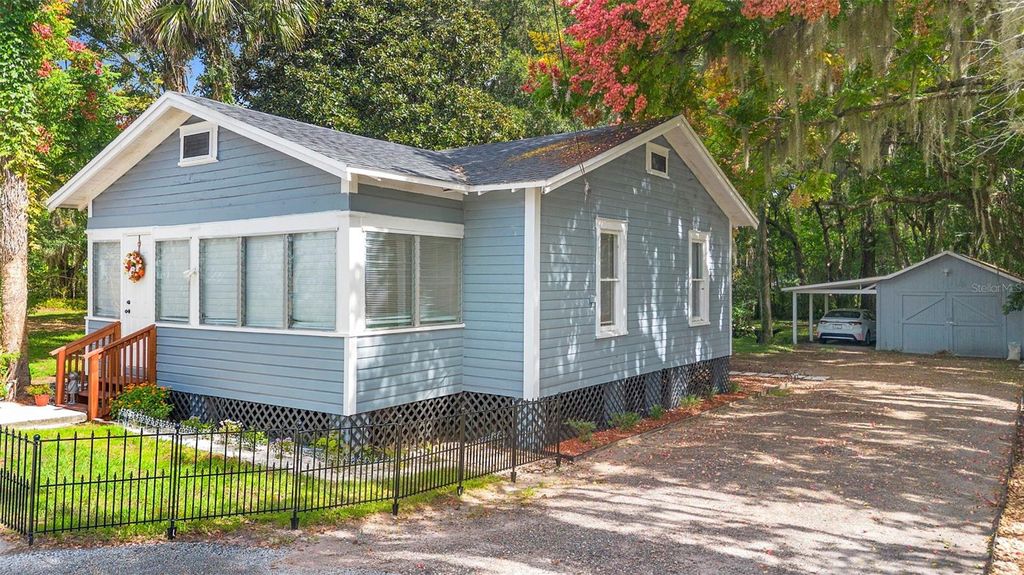 Photo of 135 S Arlington Avenue, Deland, FL 32724 (MLS # V4945463)