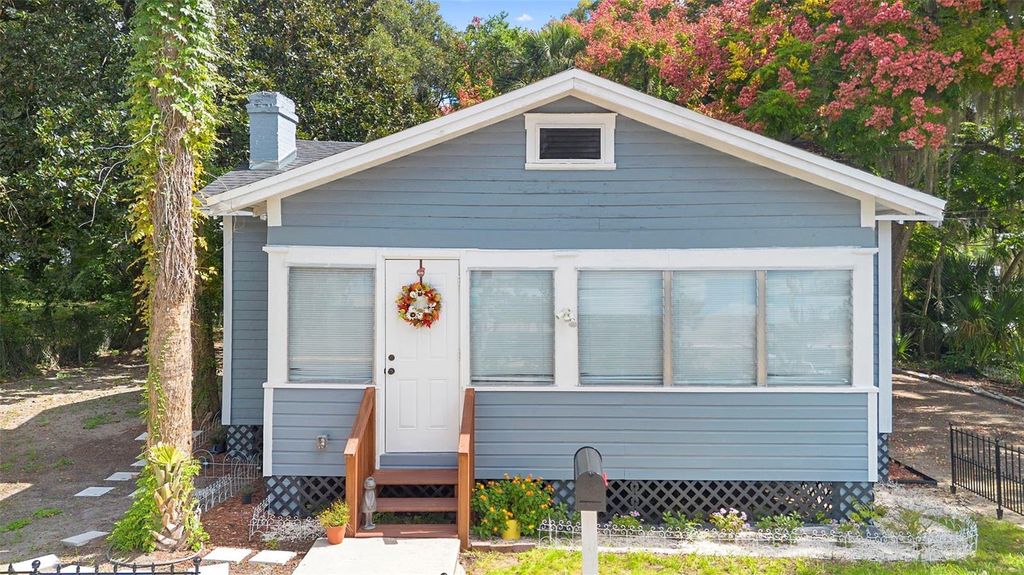 Photo of 135 S Arlington Avenue, Deland, FL 32724 (MLS # V4945463)