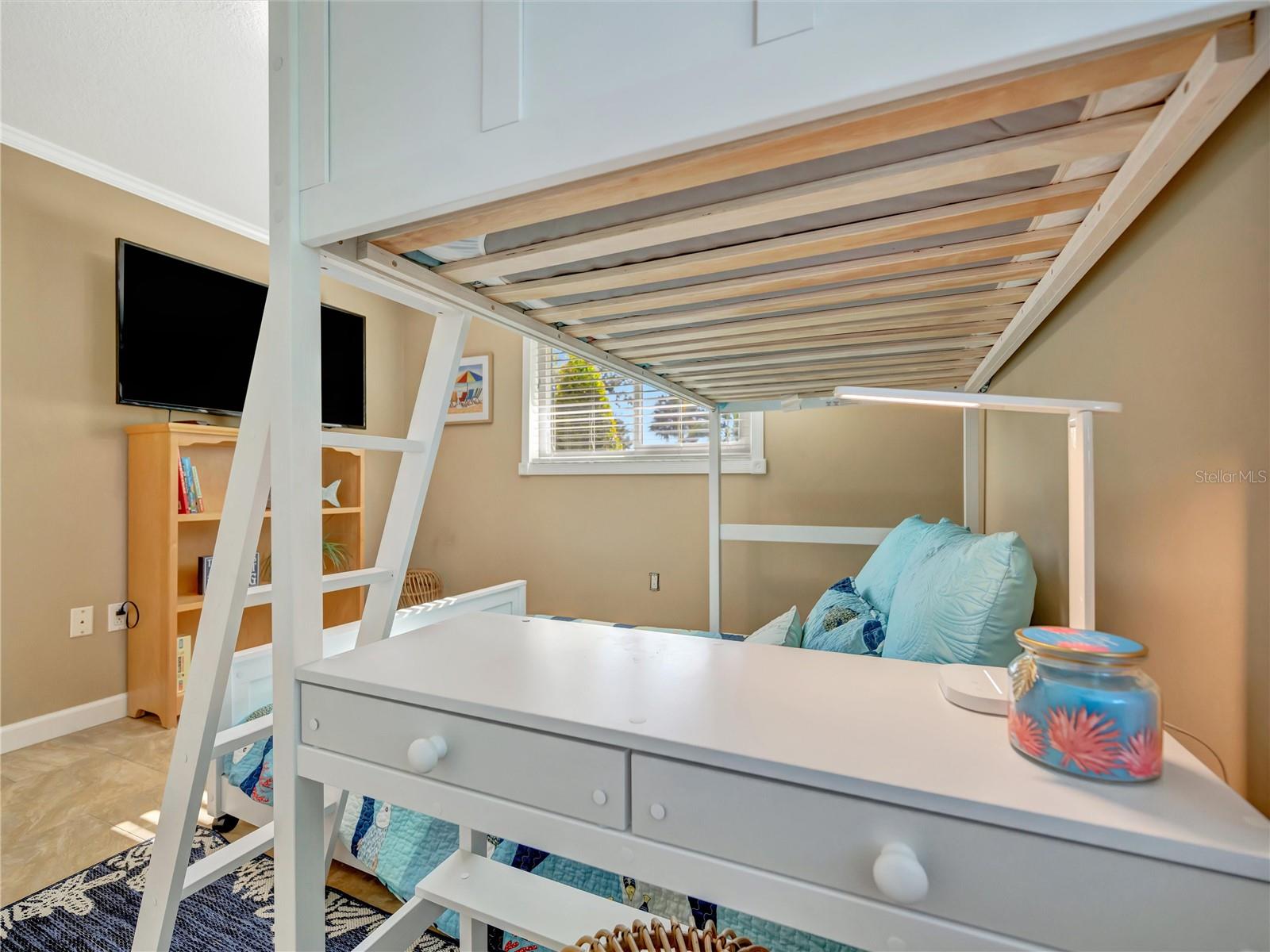 FLAMINGO CAY SECOND UNIT - Residential Lease