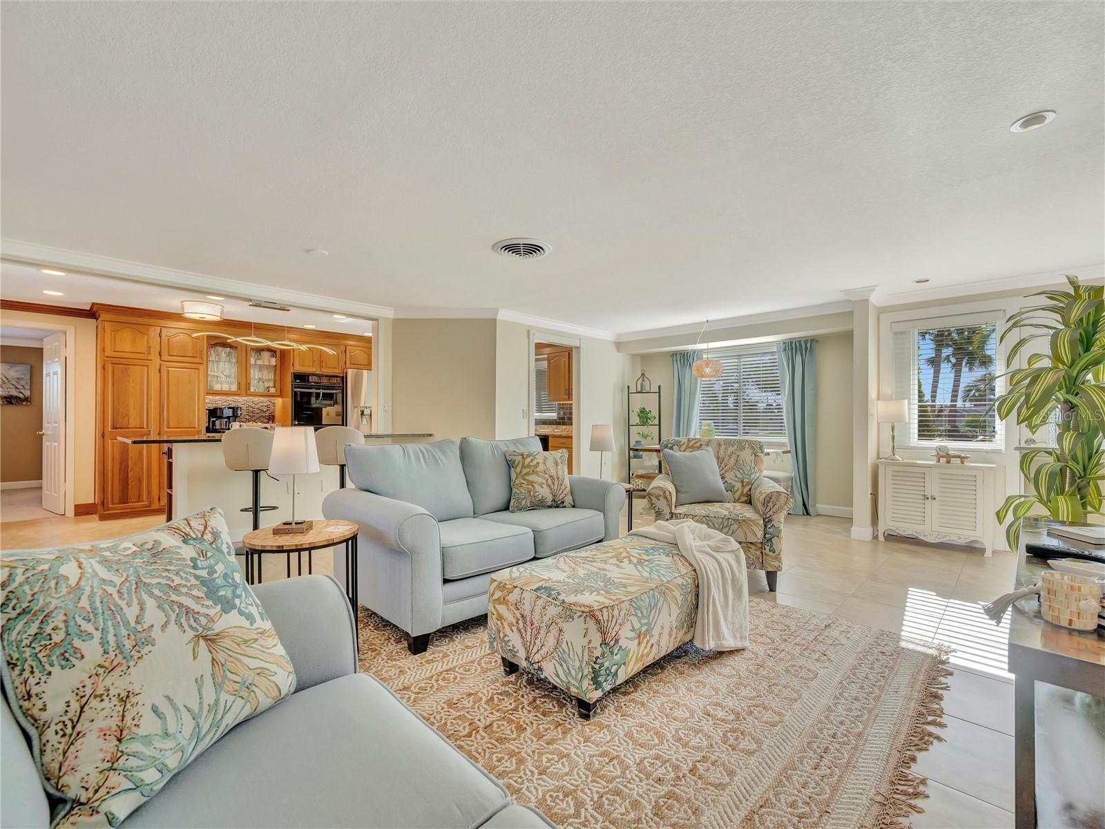 FLAMINGO CAY SECOND UNIT - Residential Lease