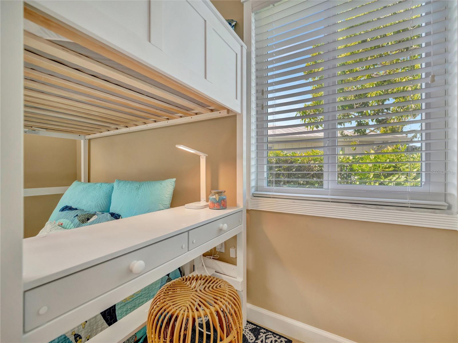 FLAMINGO CAY SECOND UNIT - Residential Lease