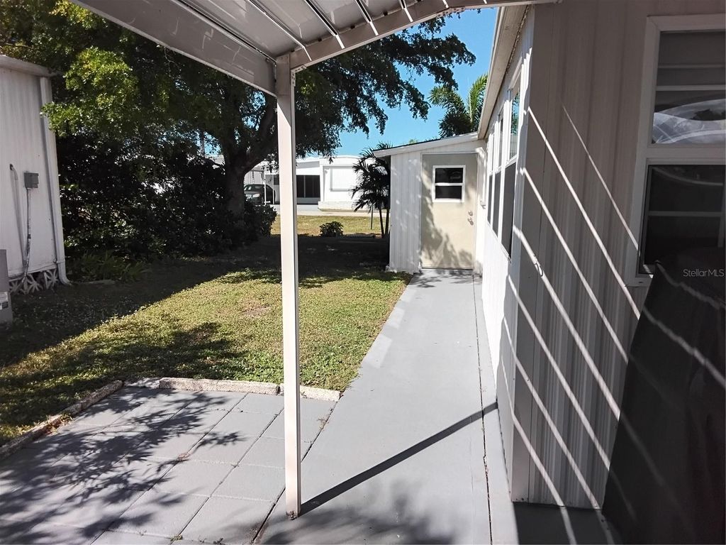 Photo of 1604 27th Avenue W, Bradenton, FL 34205 (MLS # A4669599)