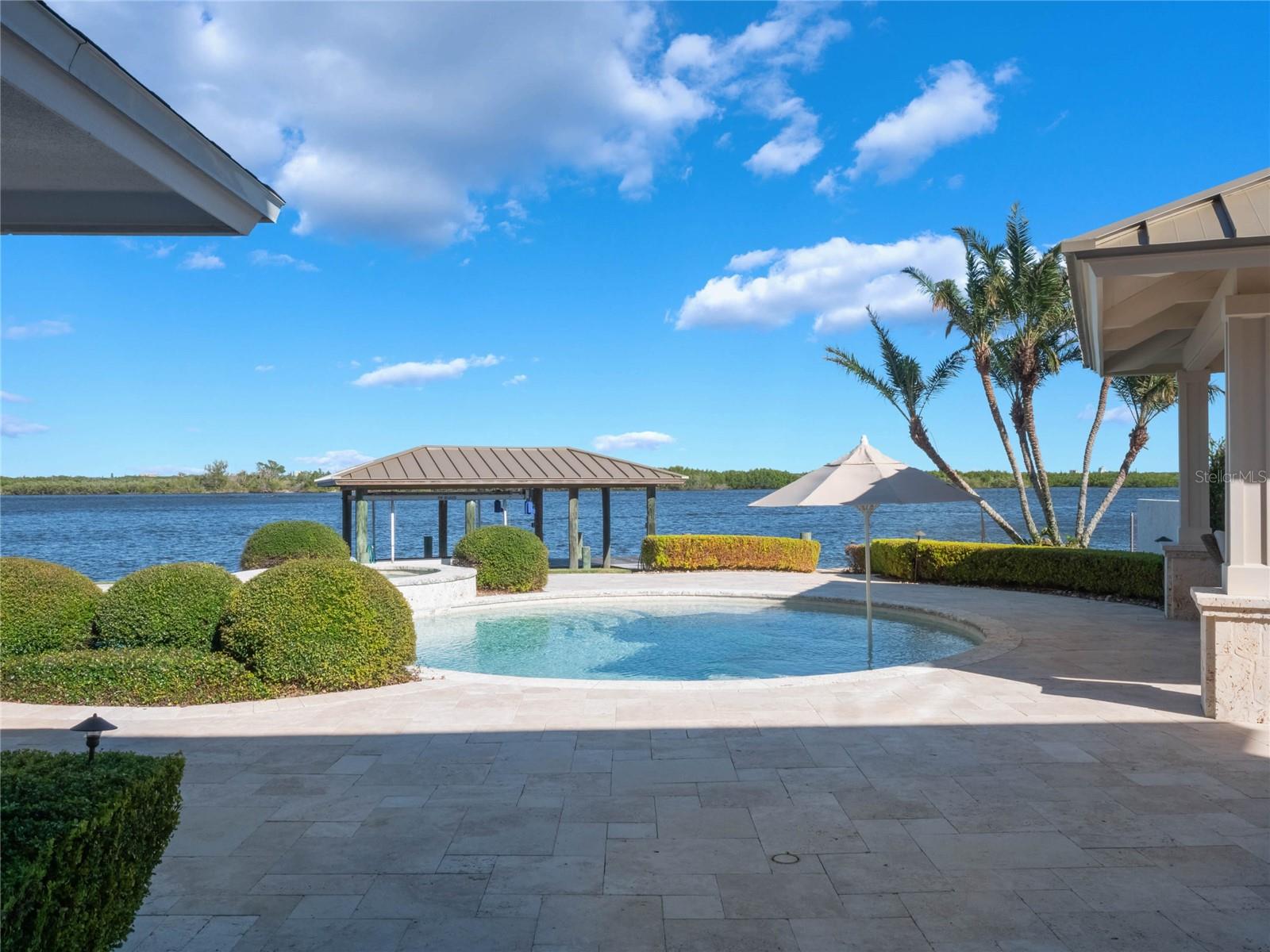 YACHT CLUB ISLAND ESTATE - Residential