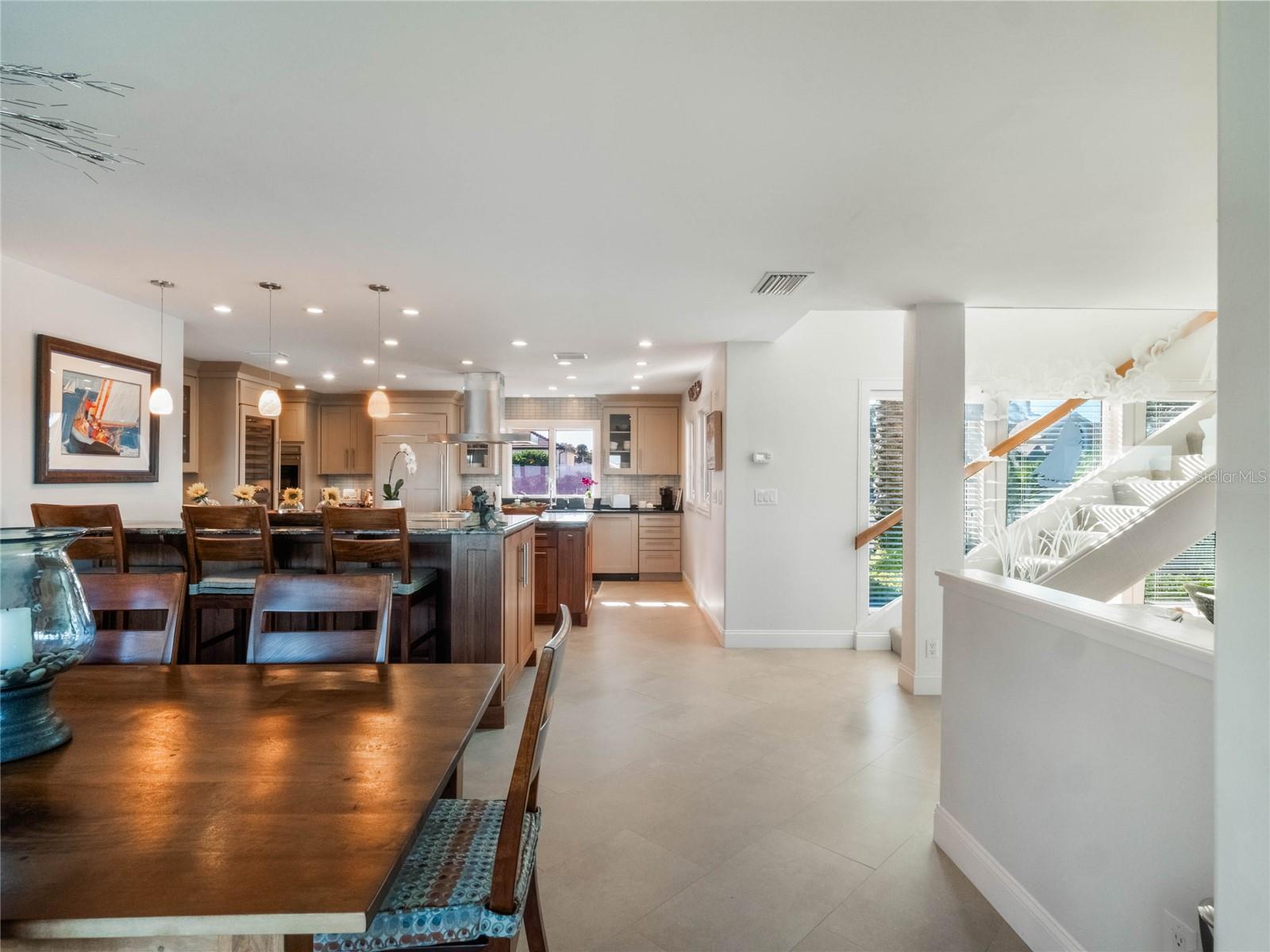 YACHT CLUB ISLAND ESTATE - Residential