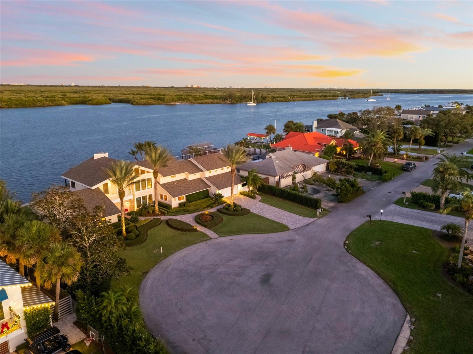 YACHT CLUB ISLAND ESTATE - Residential