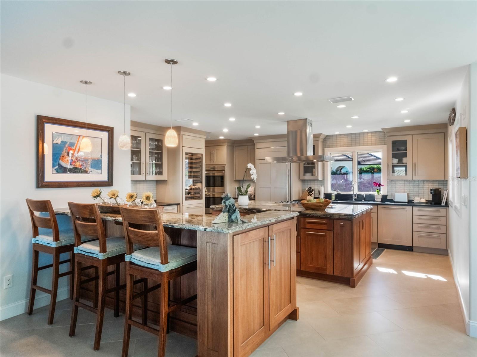 YACHT CLUB ISLAND ESTATE - Residential