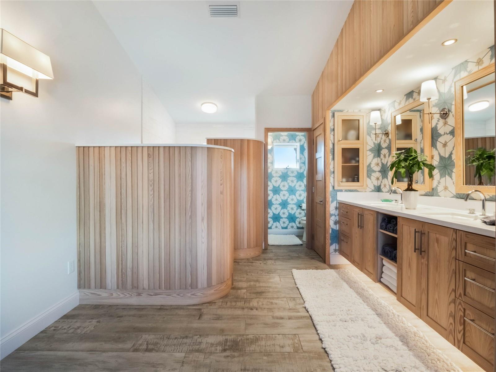 YACHT CLUB ISLAND ESTATE - Residential