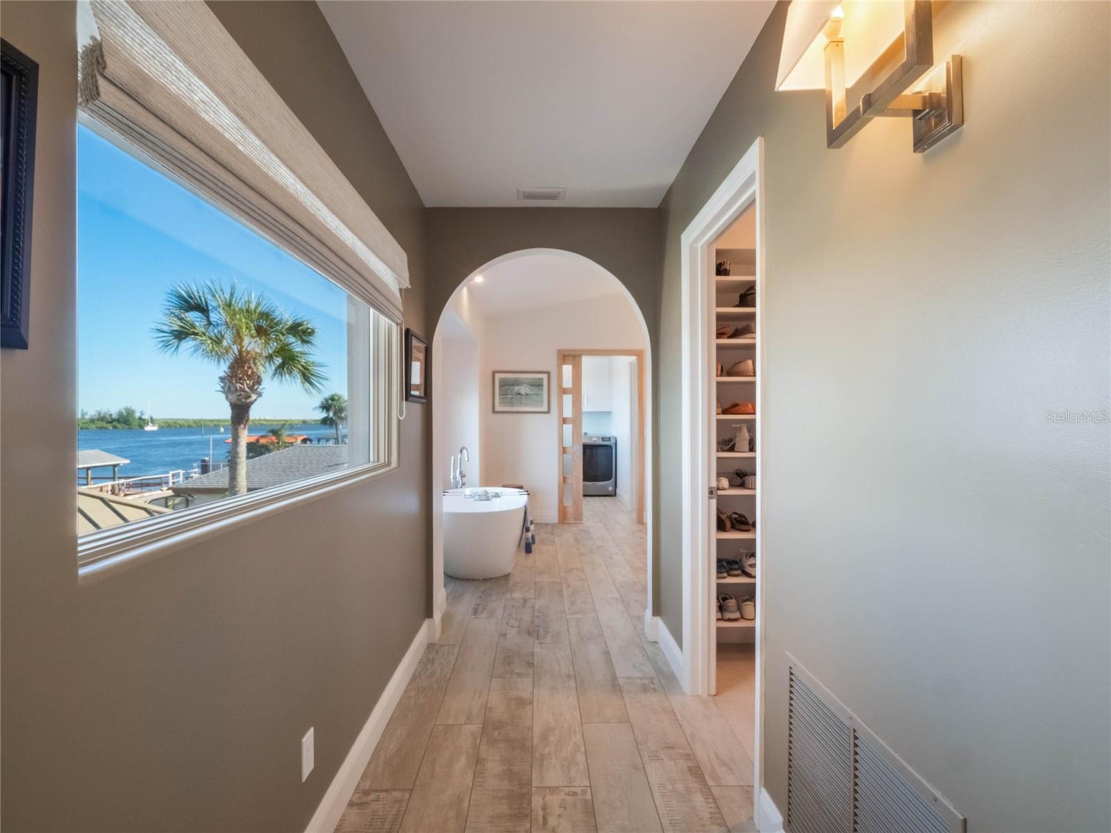 YACHT CLUB ISLAND ESTATE - Residential