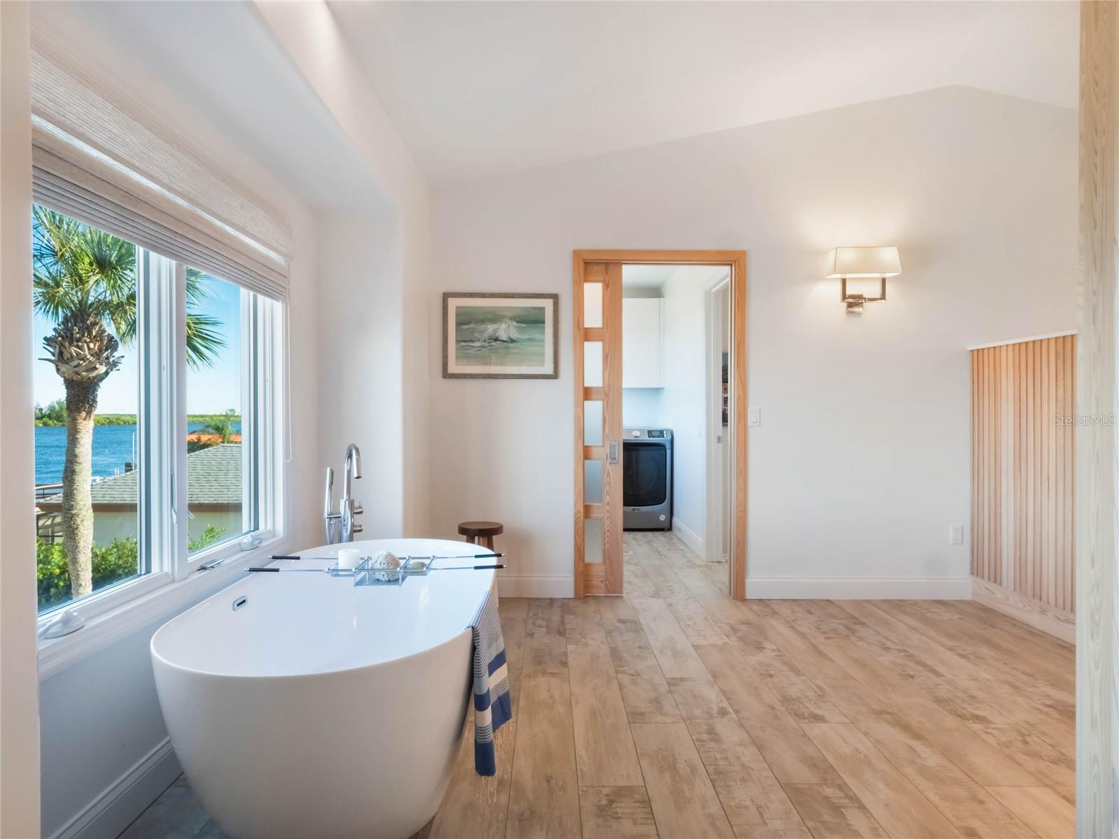 YACHT CLUB ISLAND ESTATE - Residential