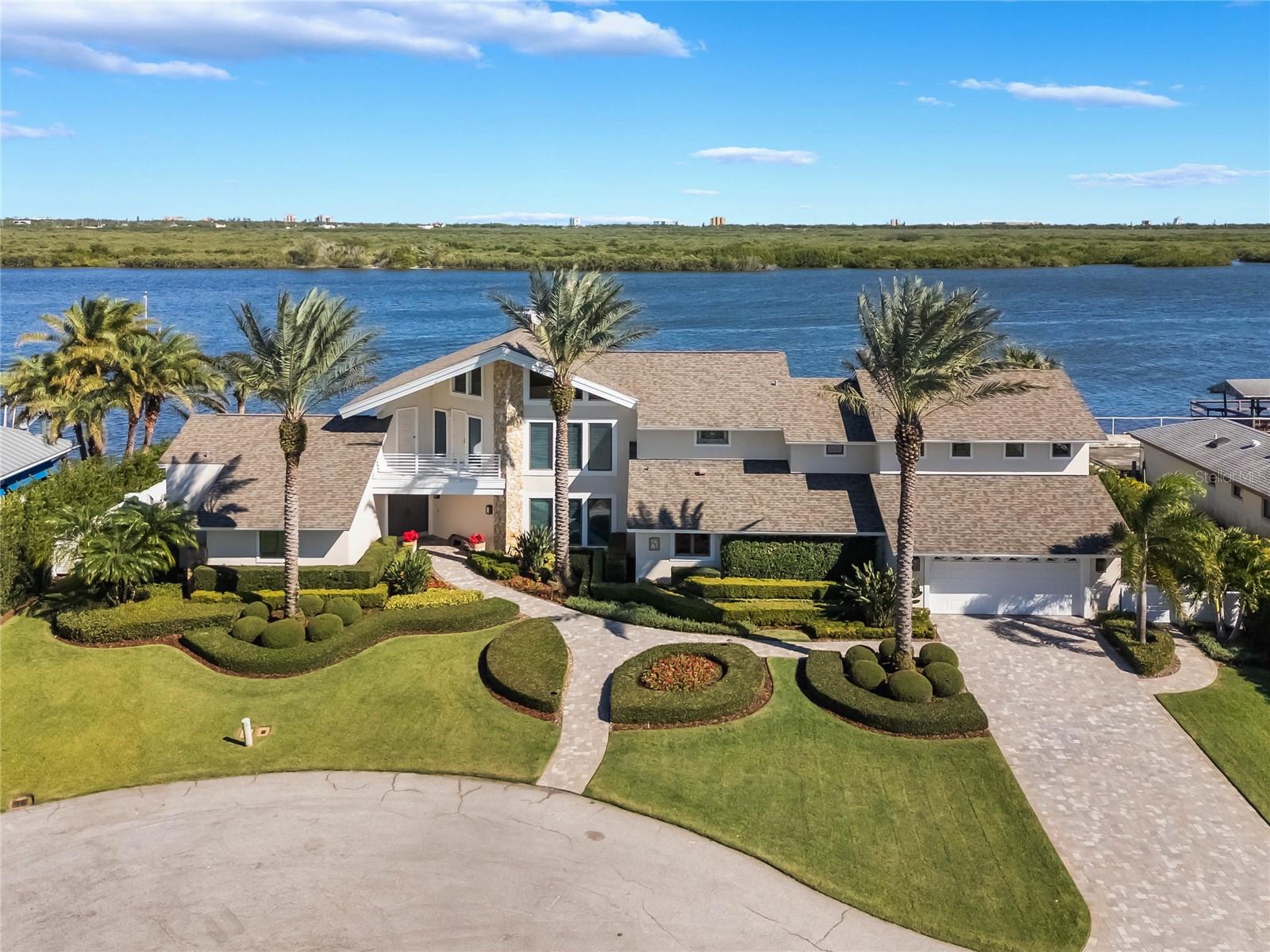 YACHT CLUB ISLAND ESTATE - Residential