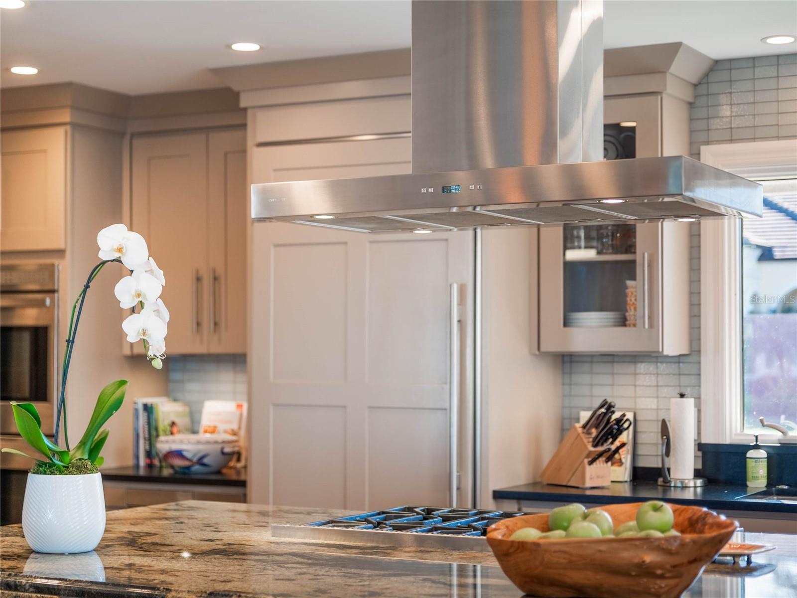 YACHT CLUB ISLAND ESTATE - Residential