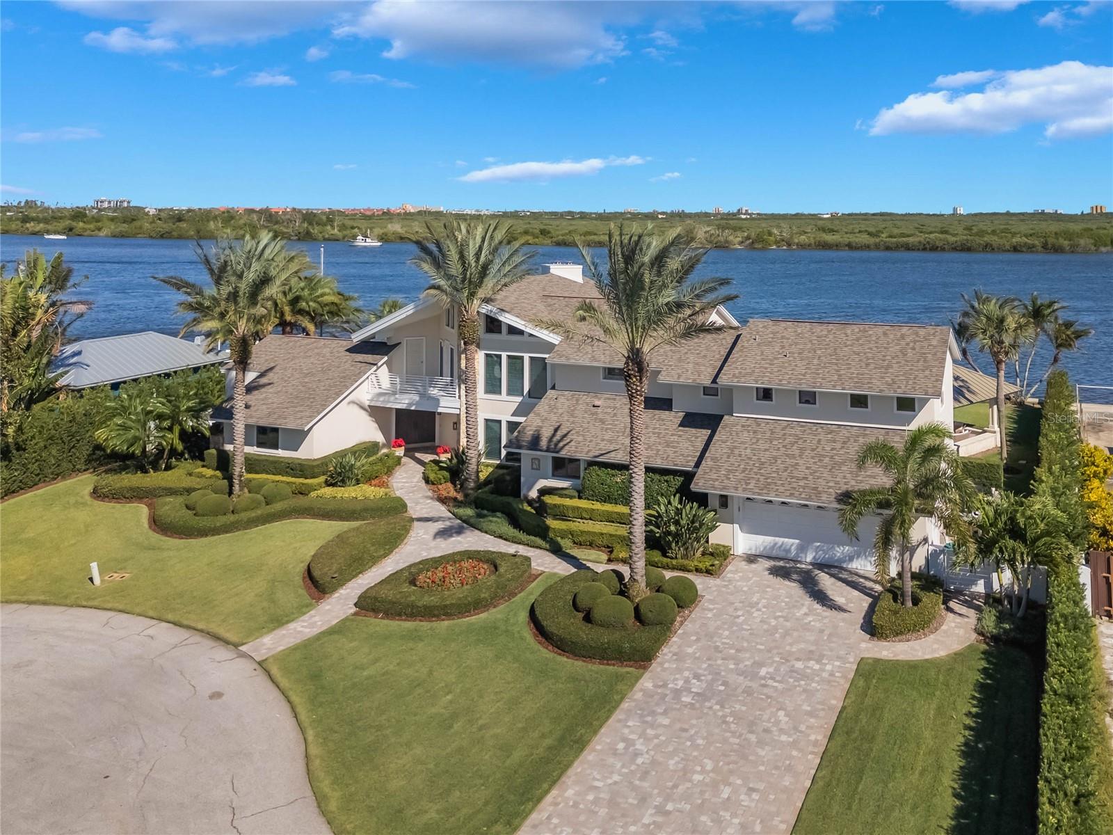 YACHT CLUB ISLAND ESTATE - Residential