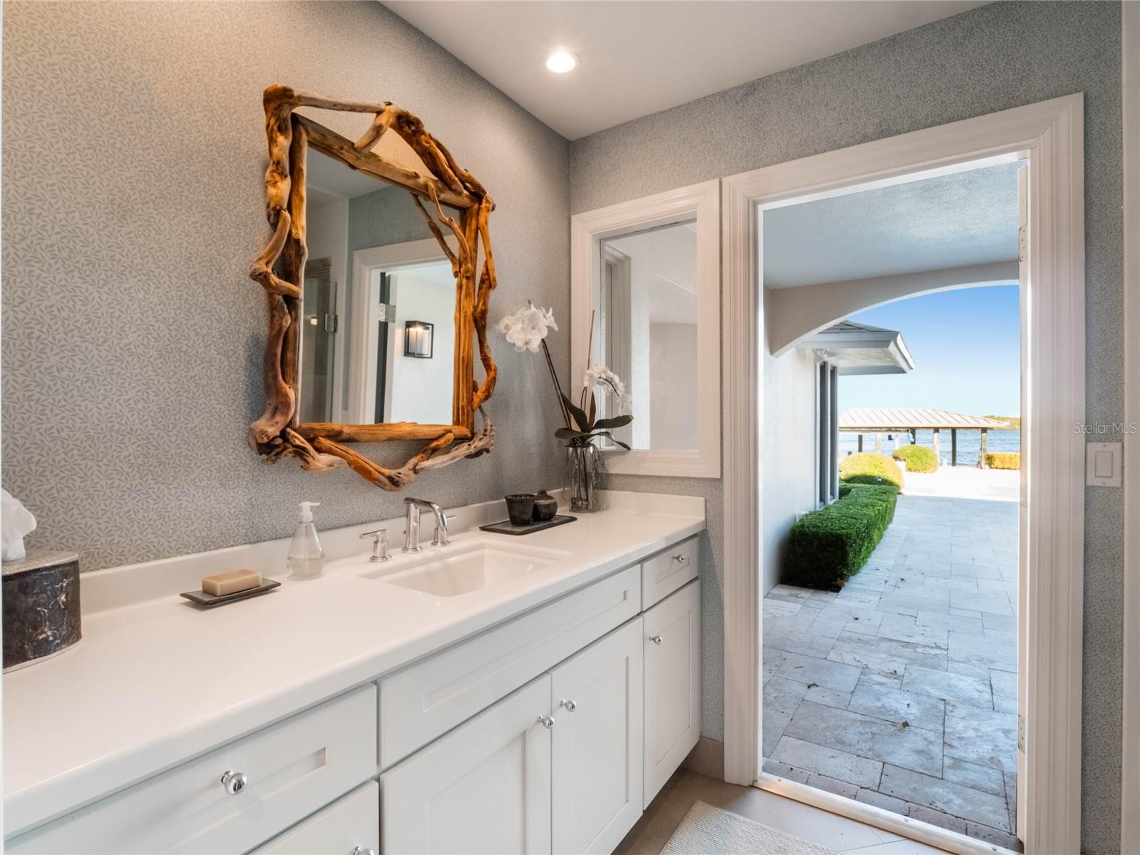 YACHT CLUB ISLAND ESTATE - Residential